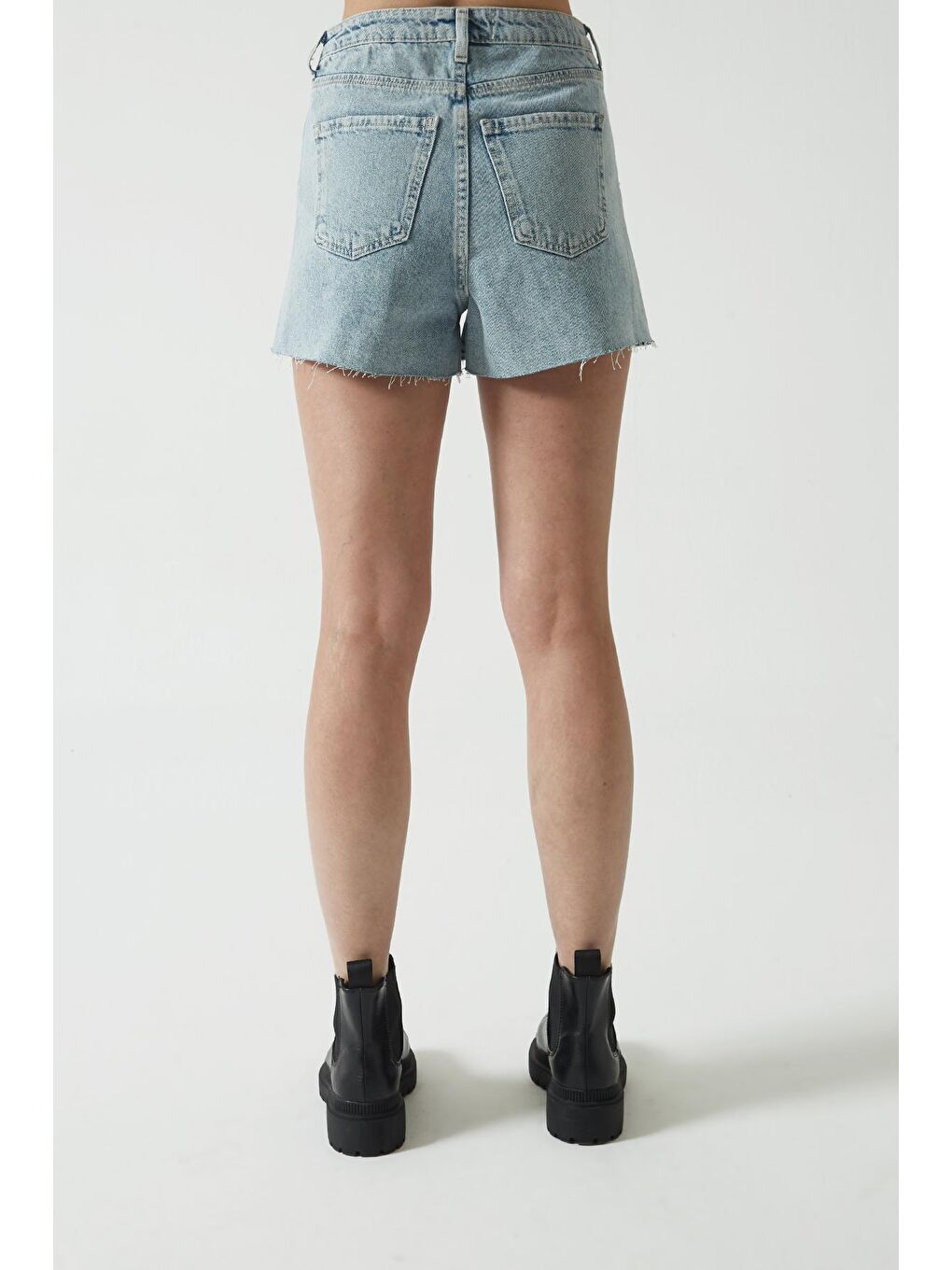 Mavi Yüksek Bel Paçası Kesikli Yıprtamalı Jean Şort C 4534-009-3