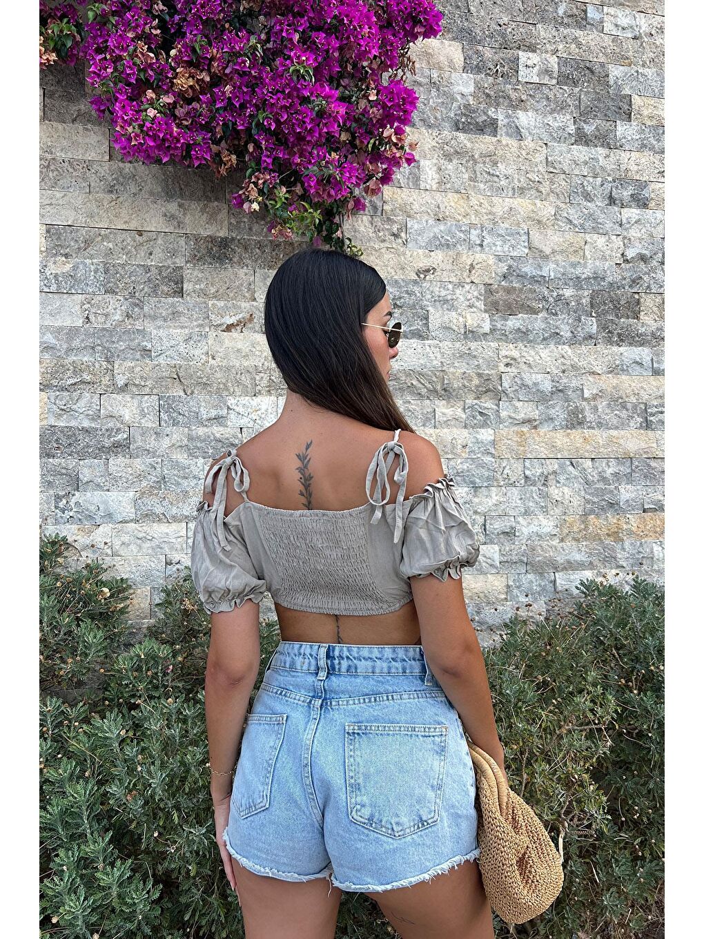 Bej Omuzdan Baglamalı Crop Bluz-2
