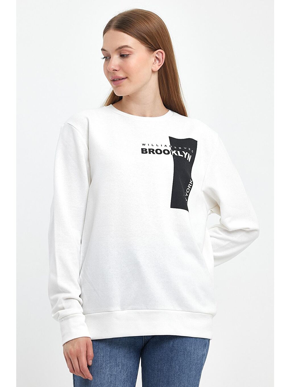 Ekru Kadın Bisiklet Yaka Rahat Kalıp 3 iplik Kalın W.Brooklyn Baskılı Sweatshirt SPR24SWK31