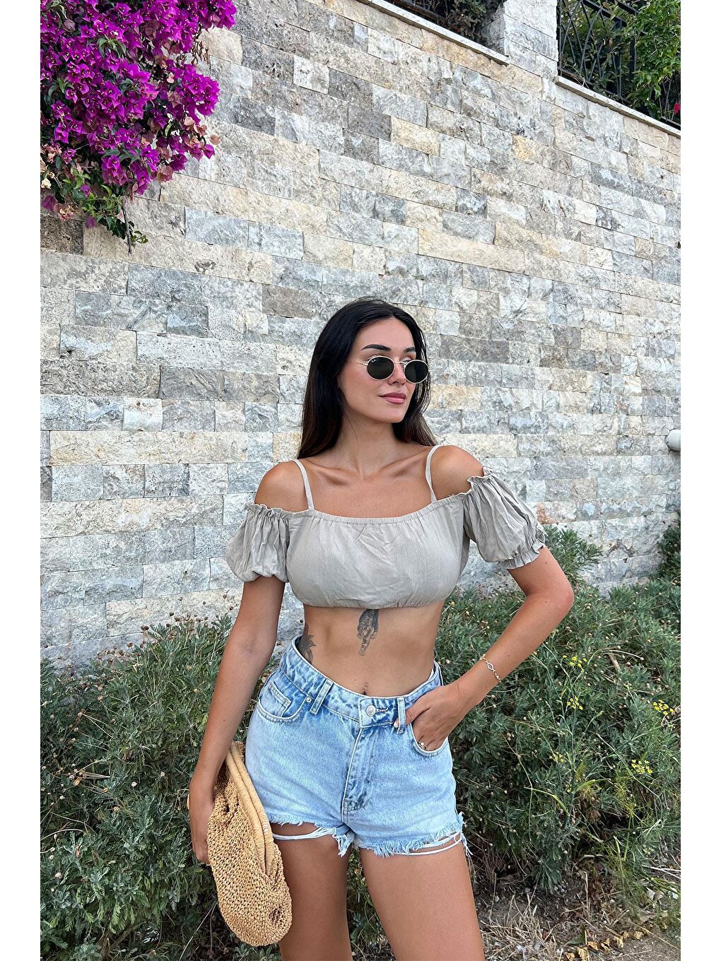 Bej Omuzdan Baglamalı Crop Bluz-3