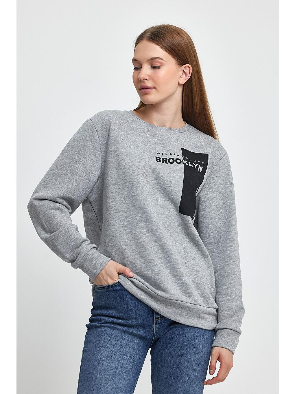 Gri Kadın Bisiklet Yaka Rahat Kalıp 3 iplik Kalın W.Brooklyn Baskılı Sweatshirt SPR24SWK31-2
