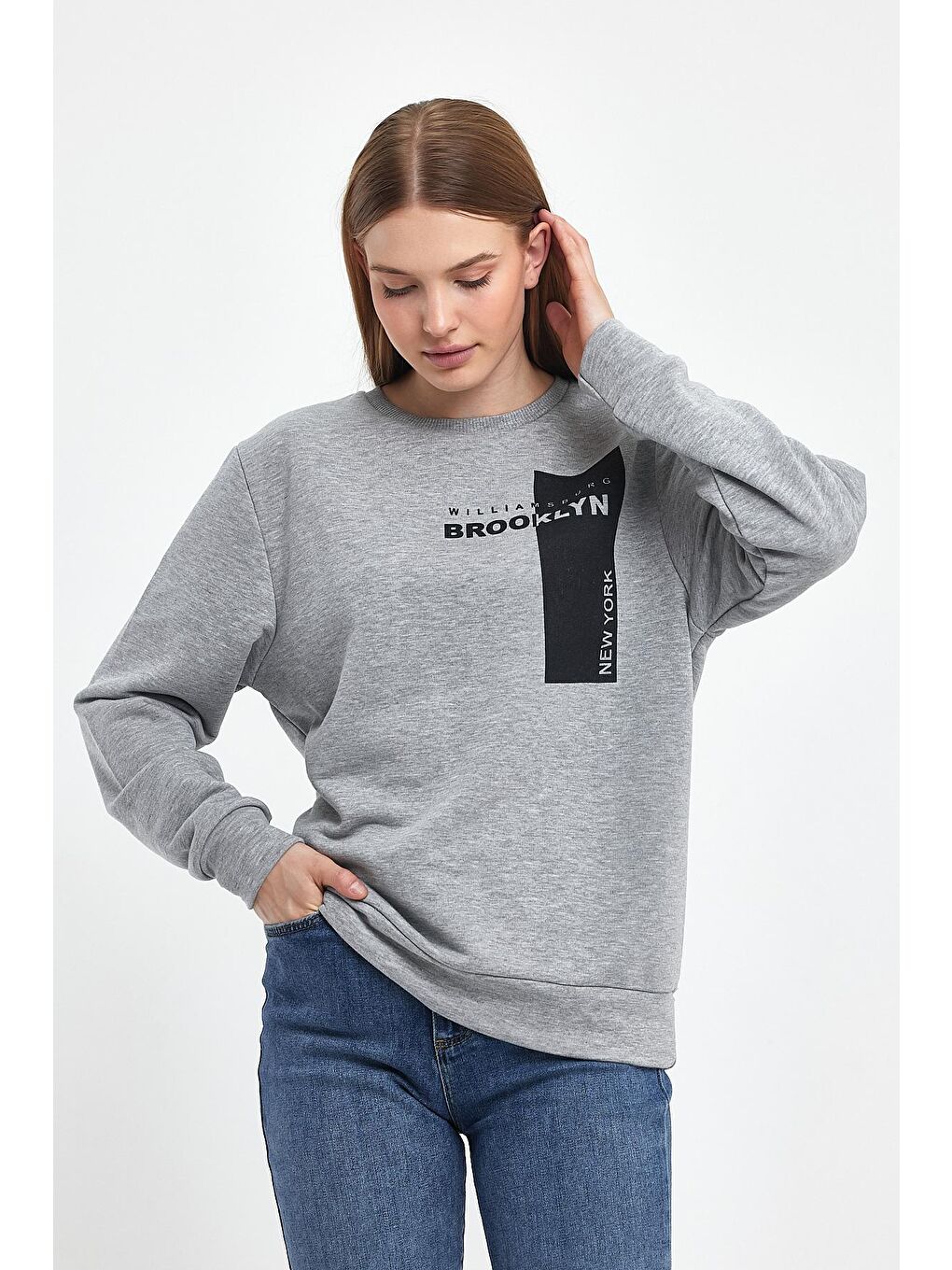 Gri Kadın Bisiklet Yaka Rahat Kalıp 3 iplik Kalın W.Brooklyn Baskılı Sweatshirt SPR24SWK31-4