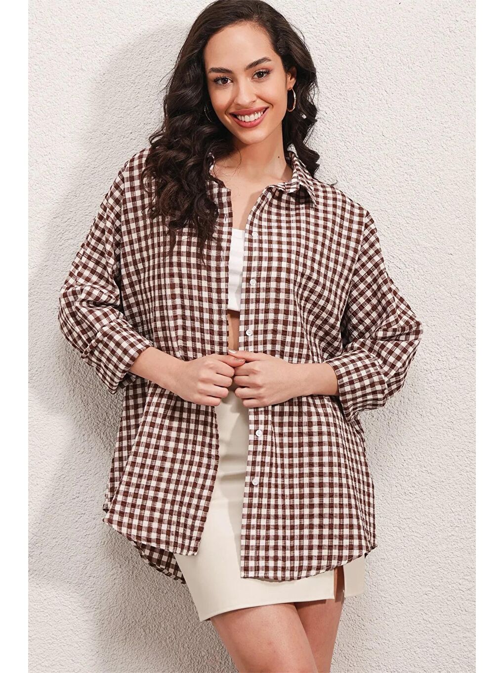 Kadın Kahverengi Kareli Oversize Gömlek HZL22W-BD1201451