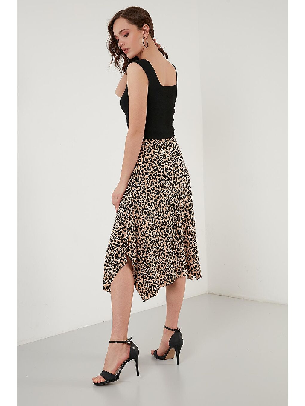 Kahverengi Desenli Volanlı Midi Boy Yırtmaçlı Etek 5864073-4