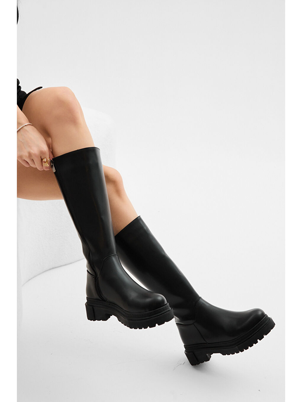 Kadın Siyah Kalın Poli Taban Düz Desen Fermuarlı Diz Altı Çizme-2