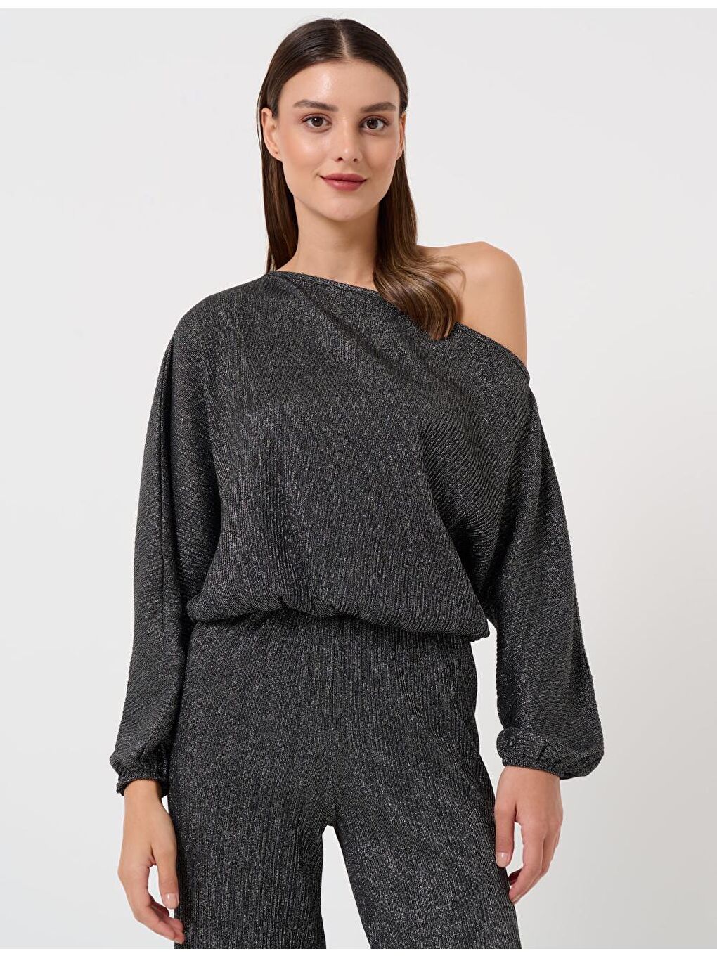 Siyah Bol Kesim Kayık Yaka Uzun Kollu Pliseli Örme Bluz-1