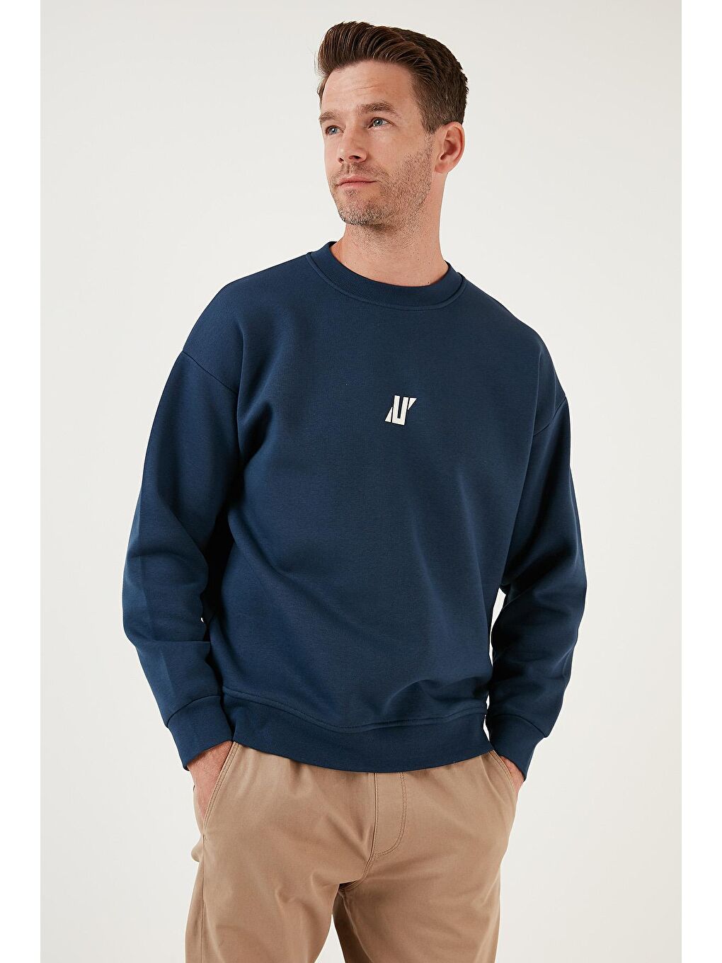 Lacivert Regular Fit Bisiklet Yaka Pamuklu İçi Tüylü Yumuşak Şardonlu Sweat 5905405-1