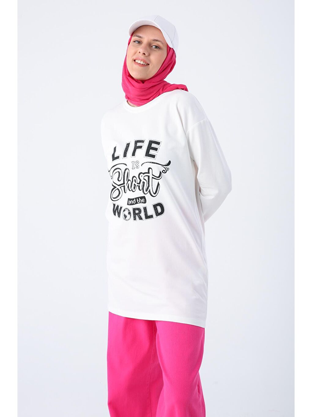 Beyaz Pamuklu Rahat Kalıp Baskılı Basic Tunik-4