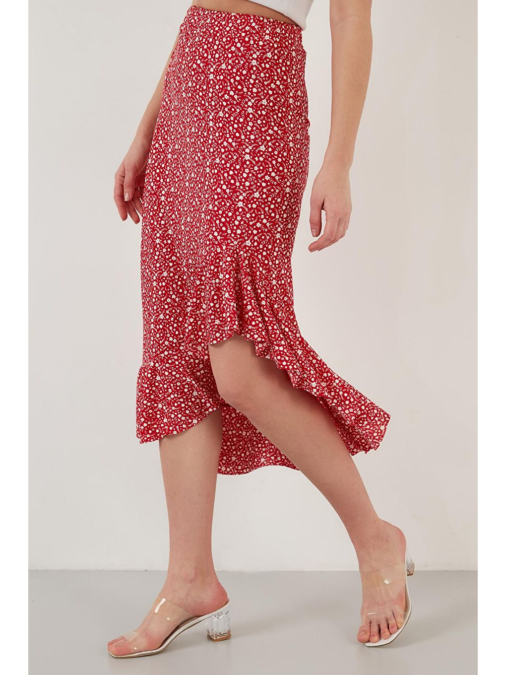 Kırmızı Çiçek Desenli Volanlı Midi Boy Yırtmaçlı Etek 5864512-3