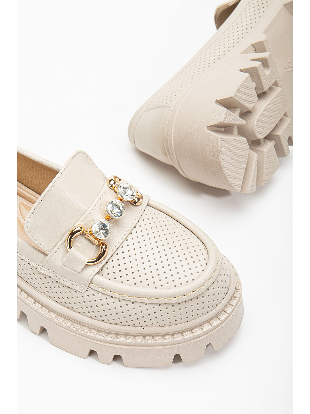 Bej Kadın Ten Cilt Rahat Kalıp Önü Tokalı Kalın Taban Loafer-3