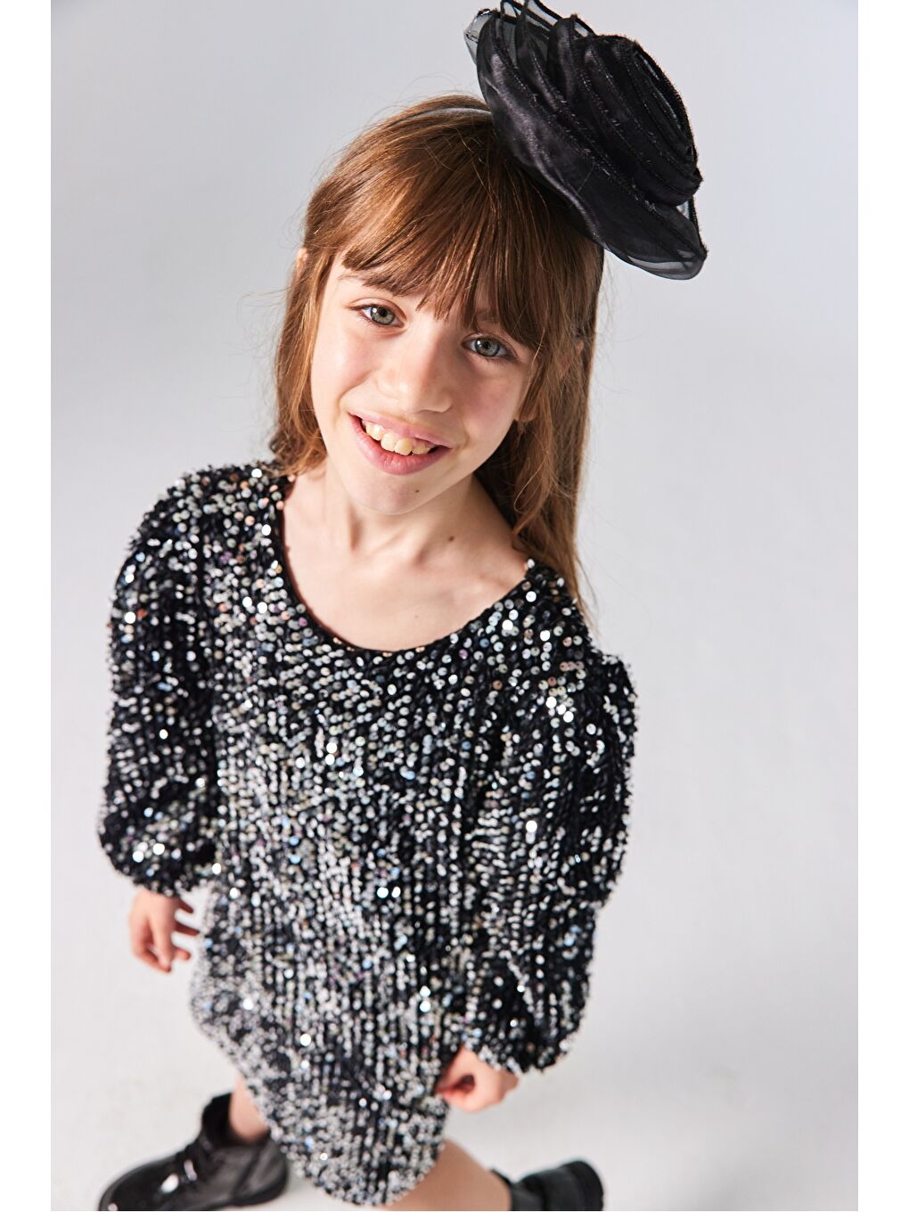 Siyah Üzeri Pullu Kadife Kız Çocuk Elbise - Oriel-2