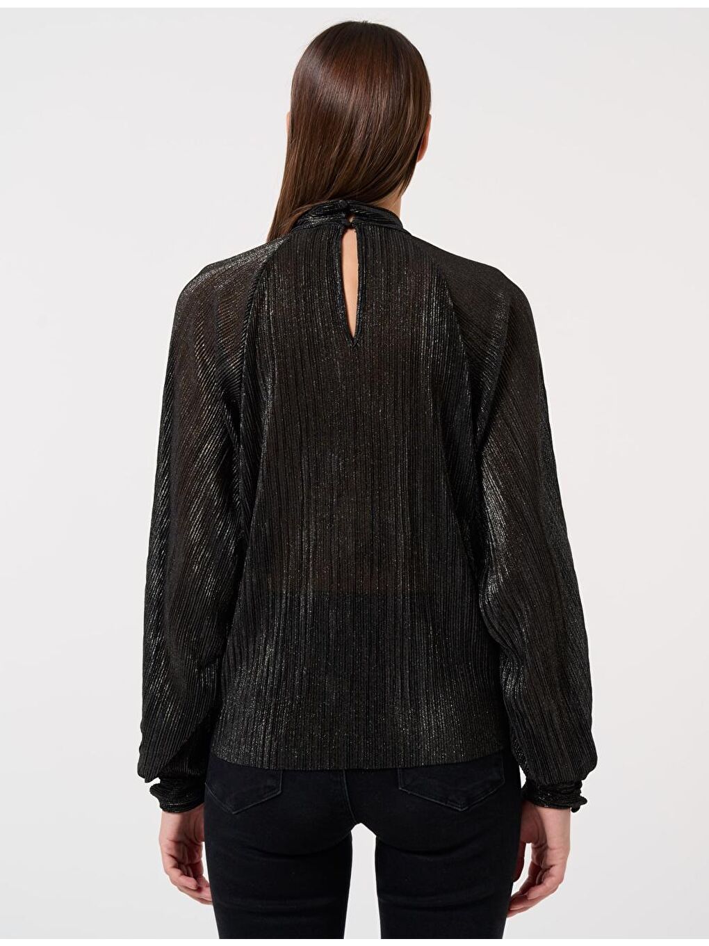 Siyah Bol Kesim Boyundan Bağlamalı Örme Bluz-4