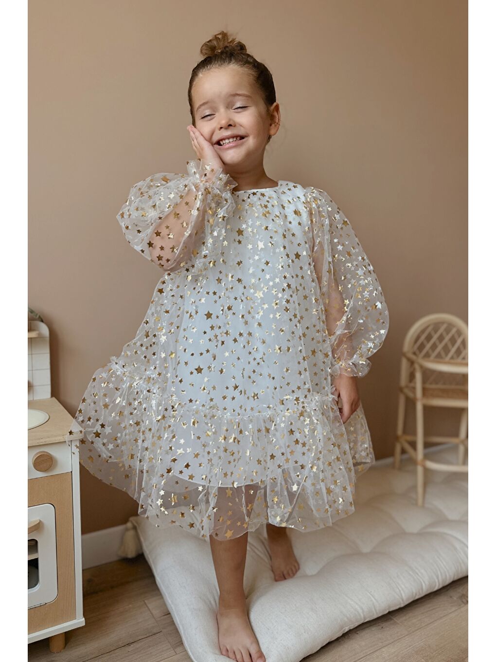 Ekru Balon Kollu Yıldız Baskılı Kız Çocuk Elbise - Daria-1
