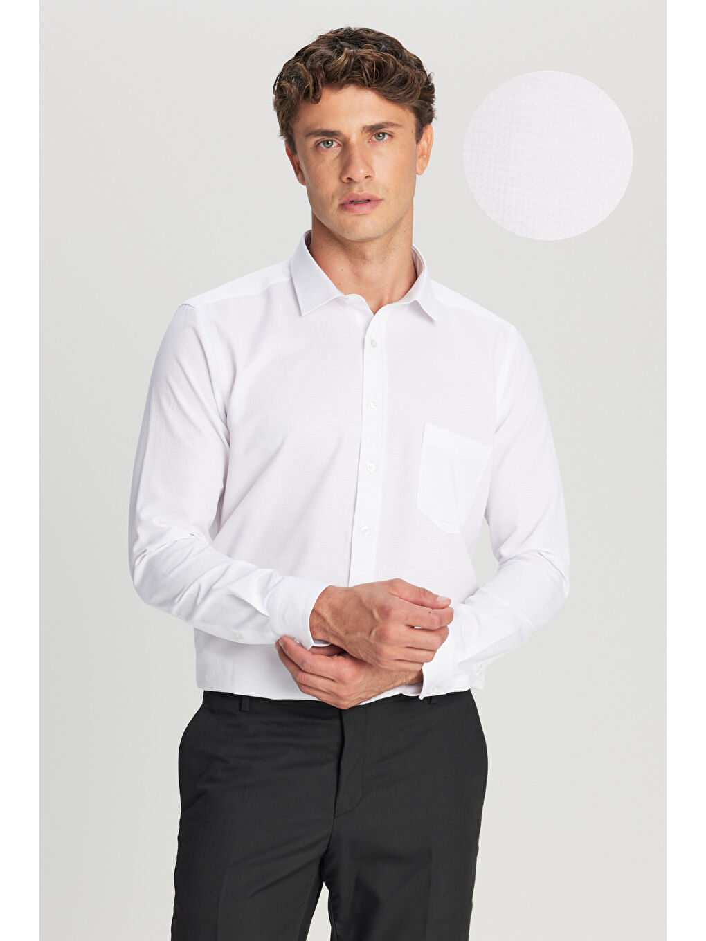 Erkek Beyaz Pamuklu Tailored Slim Fit Dar Kesim Klasik Yaka Armürlü Cepli Gömlek-1