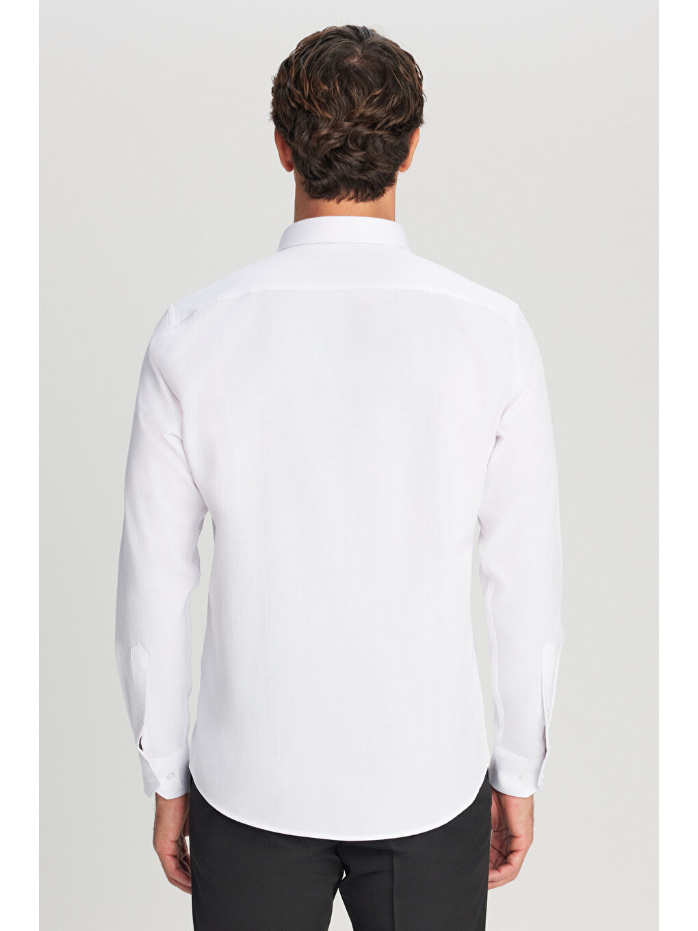Erkek Beyaz Pamuklu Tailored Slim Fit Dar Kesim Klasik Yaka Armürlü Cepli Gömlek-5