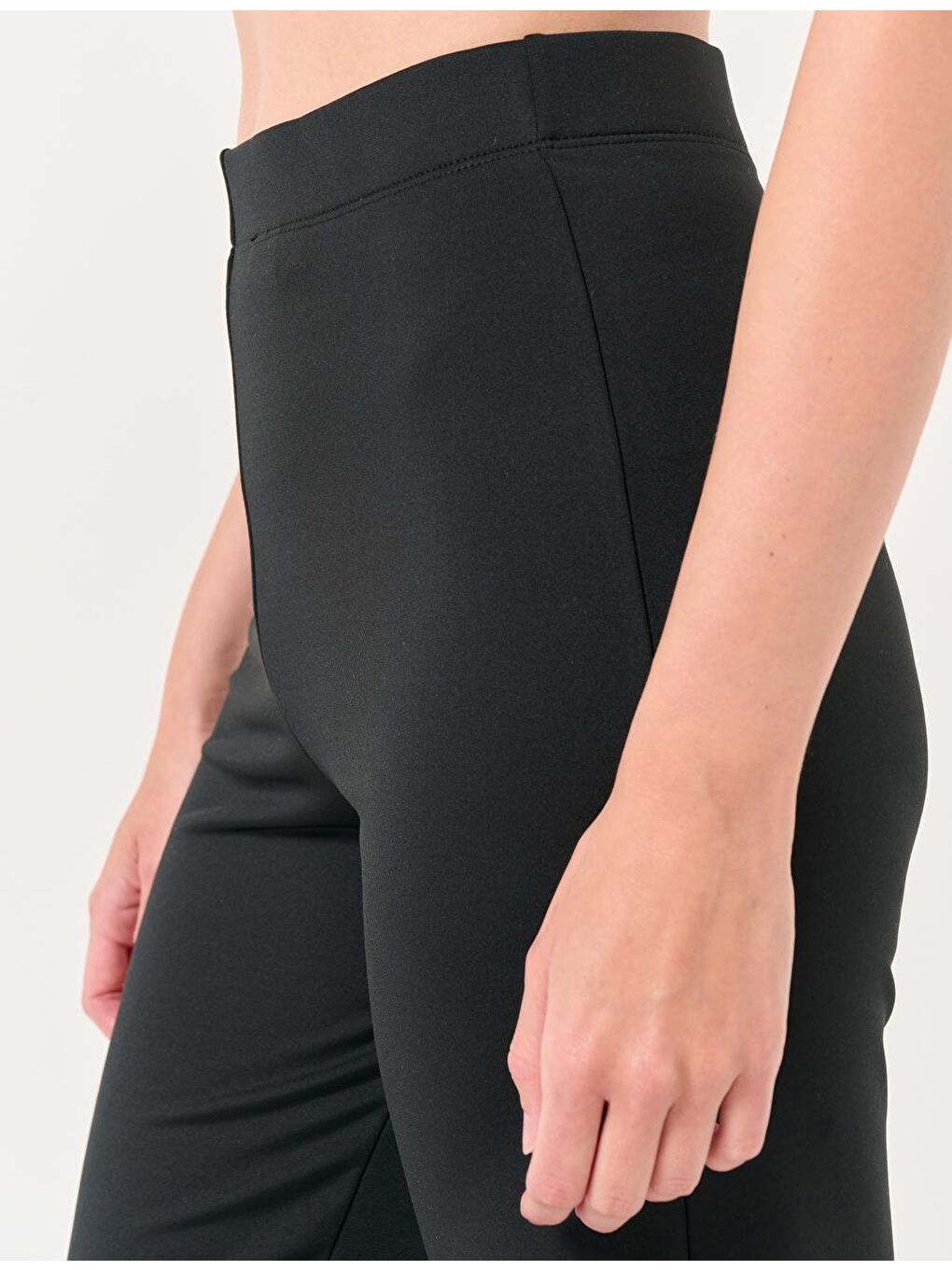 Siyah Yüksek Bel Bol Paça Örme Pantolon-1