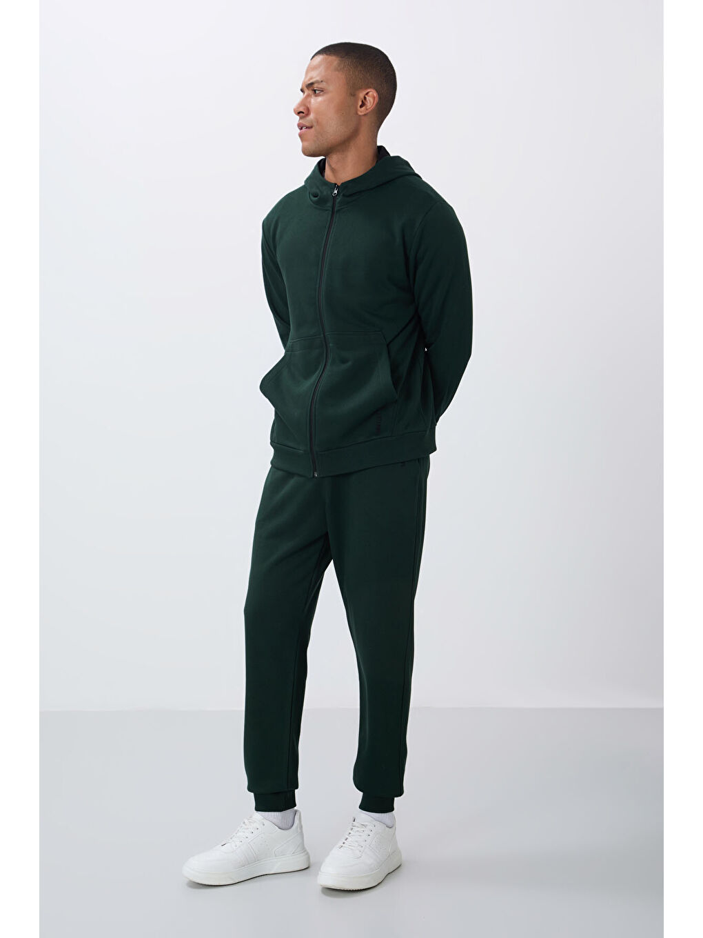 Çam Yeşil Kompakt Pamuklu Kalın Pürüzsüz Dokulu Kapüşonlu Comfort Fit Erkek Eşofman Takım   85262-8