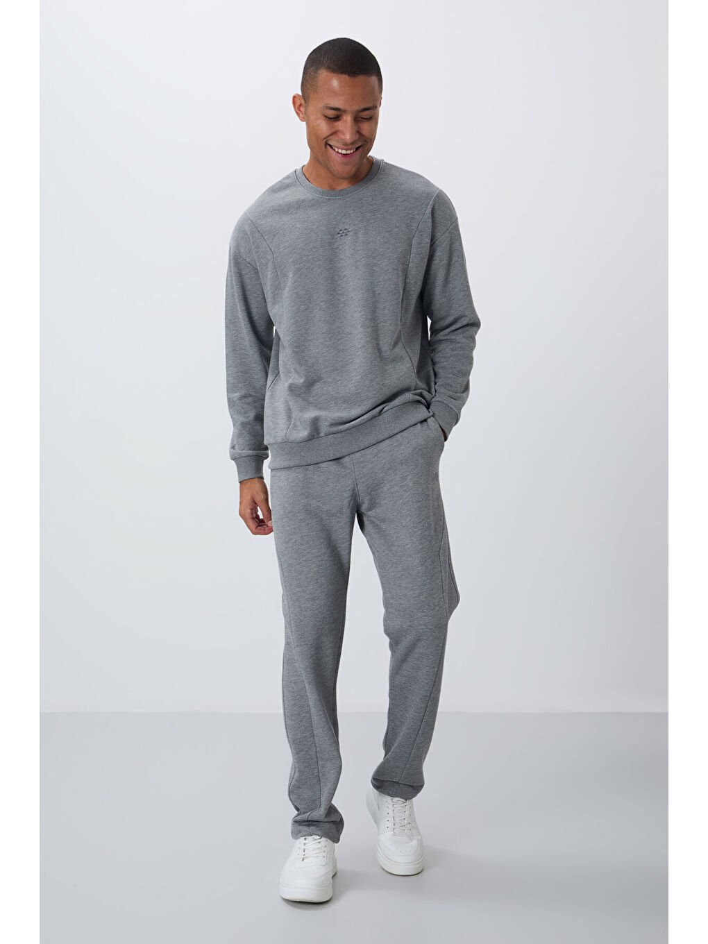 Gri Melanj Kompakt Pamuklu Kalın Pürüzsüz Dokulu O Yaka Comfort Fit Erkek Eşofman Takım -85263-6