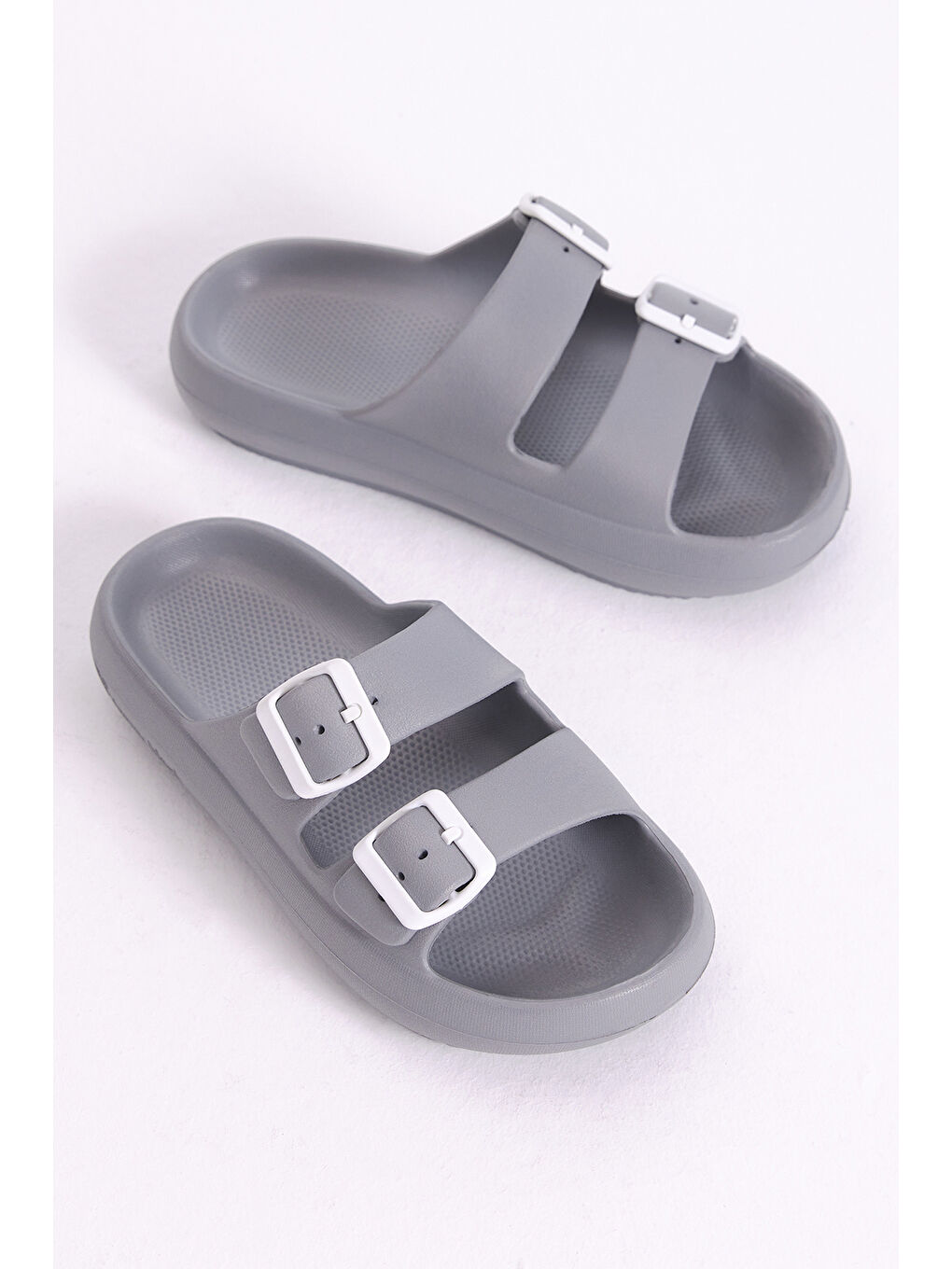 Kadın Gri Rahat Kalıp Tokalı Yüksek Taban Eva Terlik-1