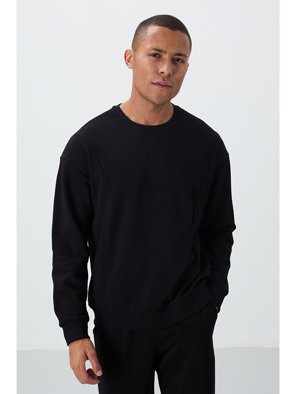 Siyah Kompakt Pamuklu Kalın Pürüzsüz Dokulu O Yaka Comfort Fit Erkek Eşofman Takım -85263-2