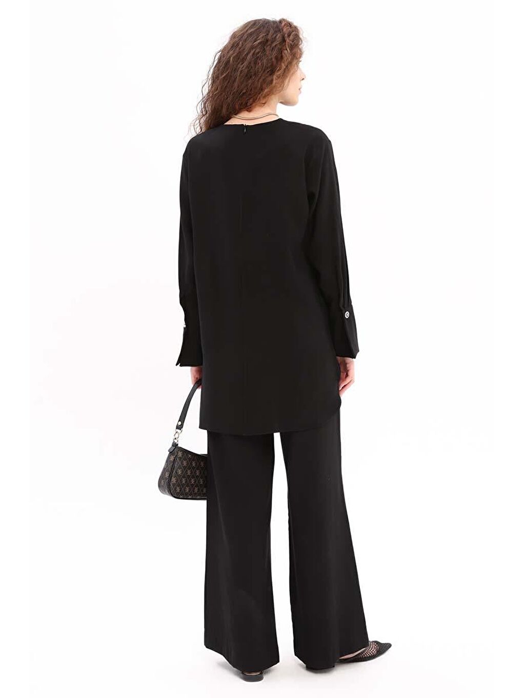 Siyah-Yırtmaçlı Pantolonlu Takım-3