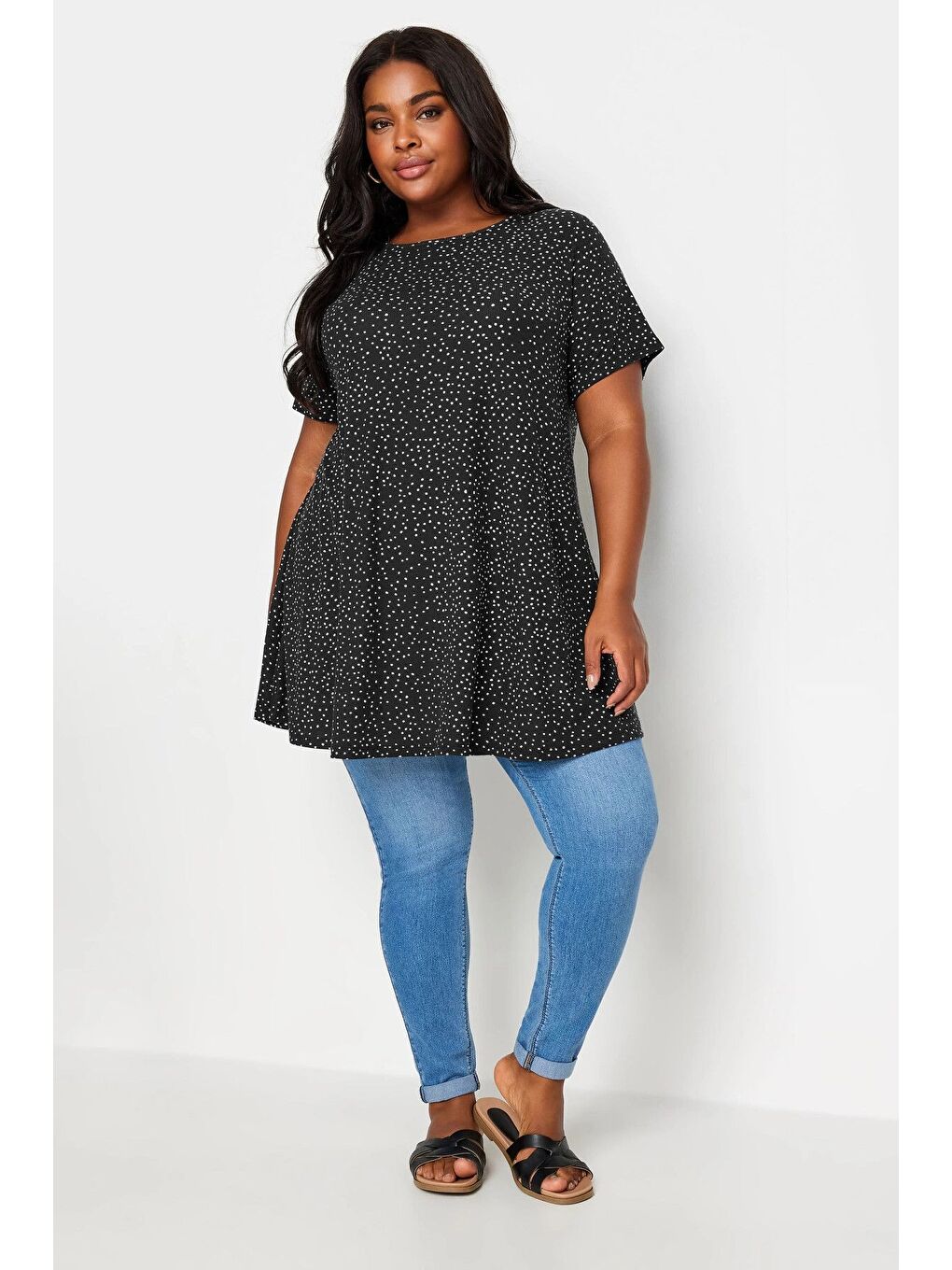 Siyah Büyük Beden Bisiklet Yaka Kısa Kollu Nokta Baskılı Bluz 303121-1