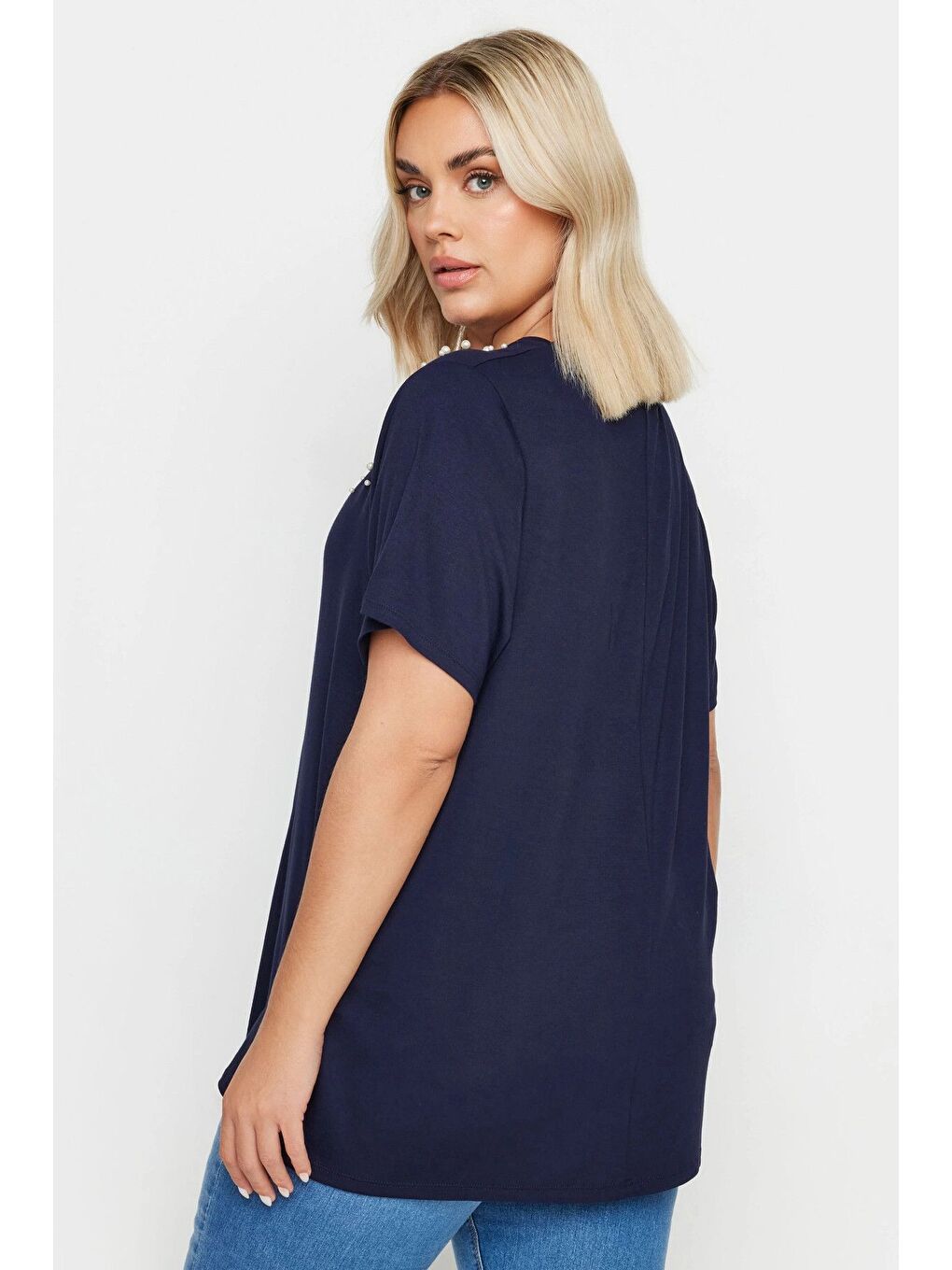 Lacivert Büyük Beden Bisiklet Yaka Kısa Kollu İnci İşlemeli Tişört 321885-4