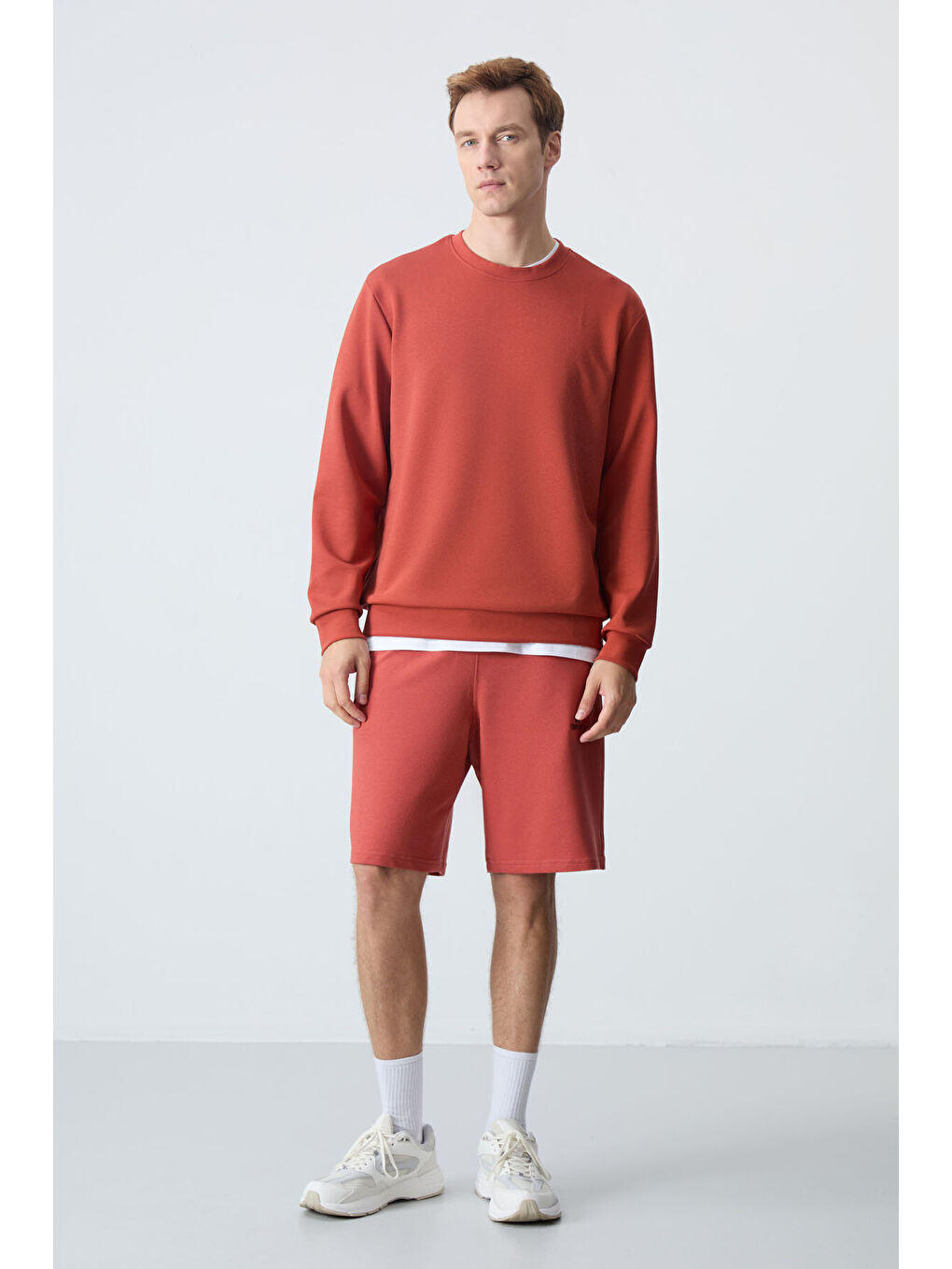 Kahverengi Kiremit Basic O Yaka Rahat Form Erkek Sweatshirt - 88053-4