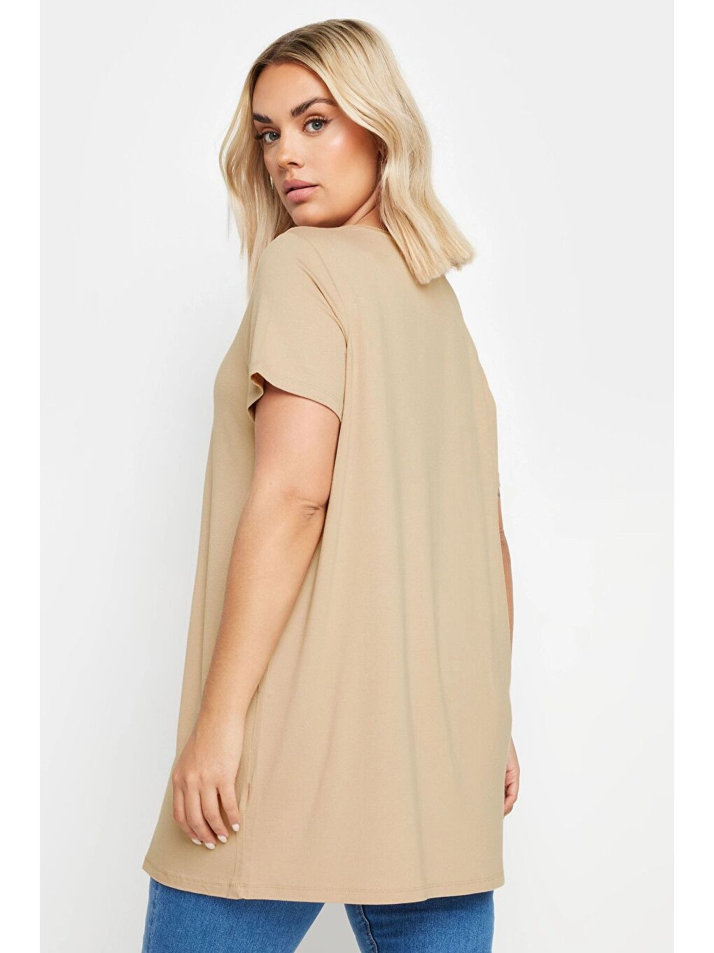 Bej Büyük Beden Bisiklet Yaka Kısa Kollu Parıltılı Baskılı Tişört 302277-4