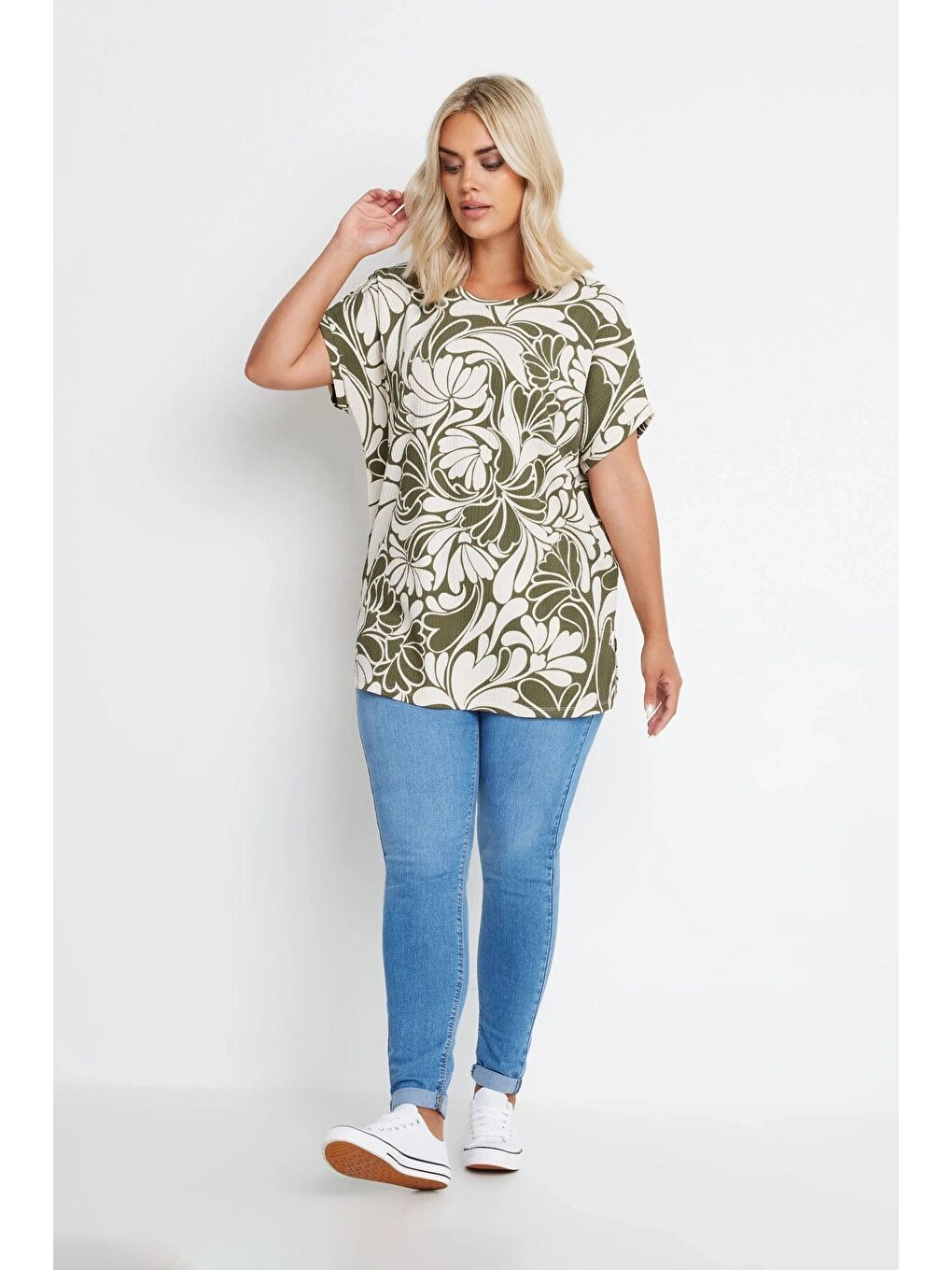Yeşil Büyük Beden Bisiklet Yaka Kısa Kollu Desenli Bluz 321994-1