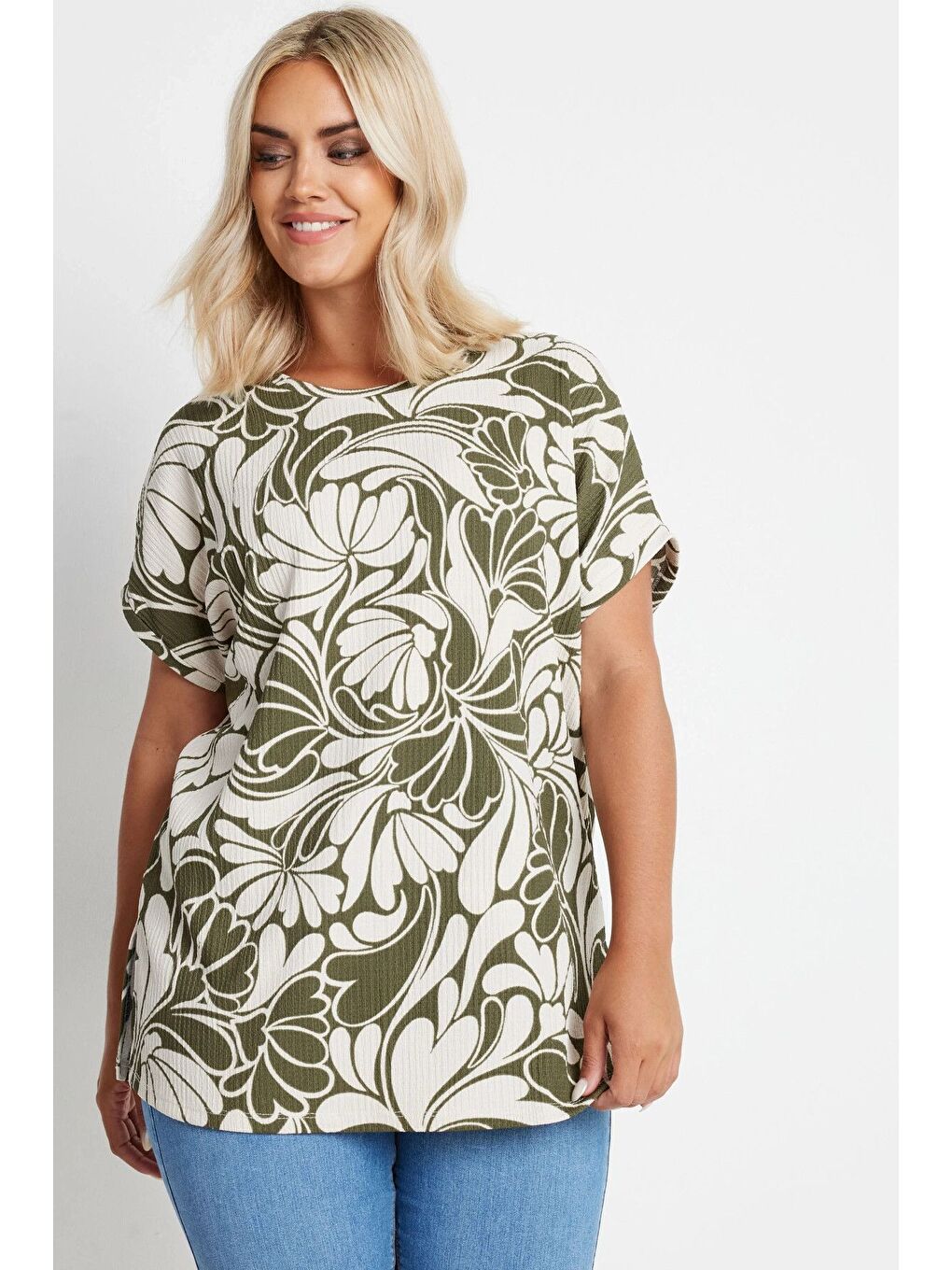 Yeşil Büyük Beden Bisiklet Yaka Kısa Kollu Desenli Bluz 321994-3