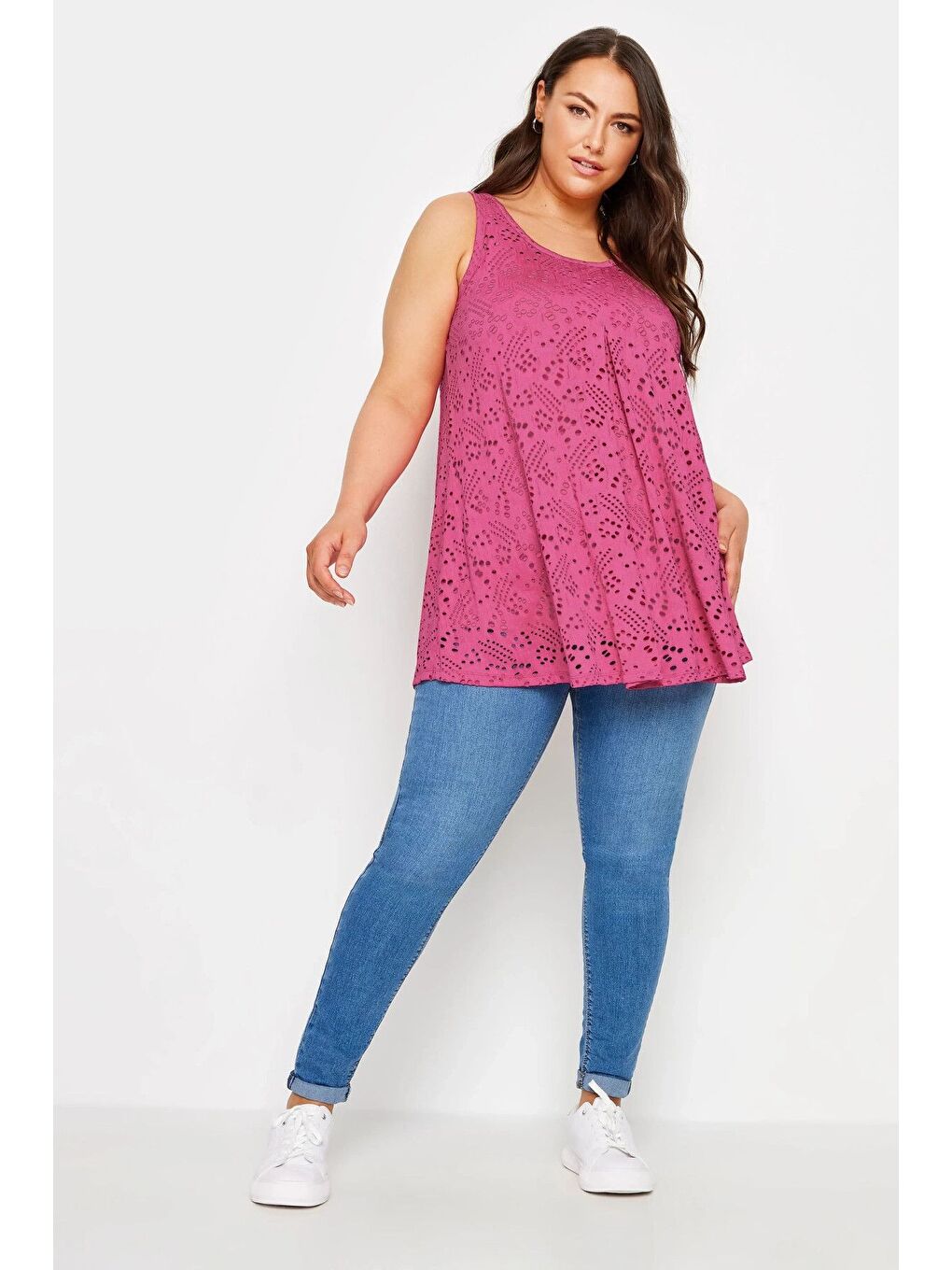 Pembe Büyük Beden Bisiklet Yaka Dantel Detaylı Astarsız Kolsuz Bluz 302400-1