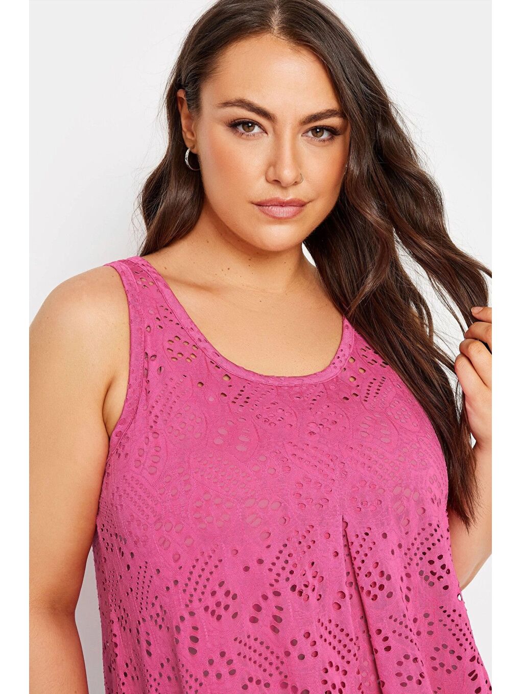 Pembe Büyük Beden Bisiklet Yaka Dantel Detaylı Astarsız Kolsuz Bluz 302400-3