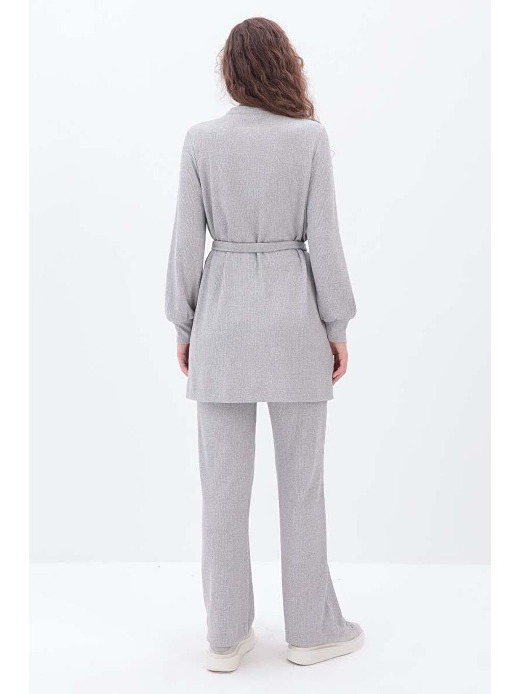 Gri-Yarım Patlı Kuşaklı Pantolonlu Takım-3