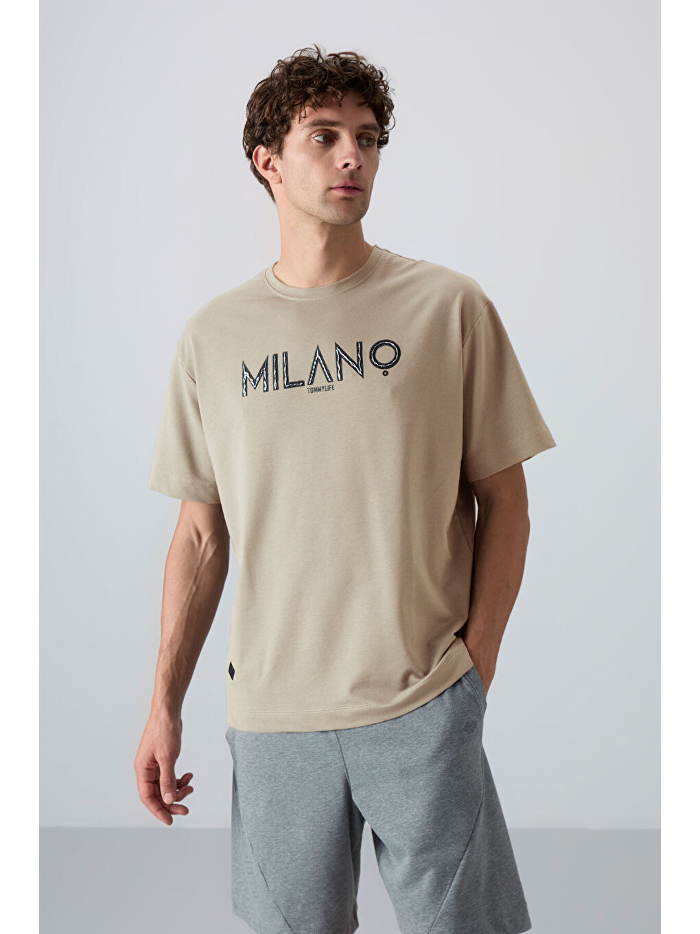 Bej Pamuklu Kalın Yumuşak Dokulu Oversize Fit Baskılı Erkek Tişört - 88345