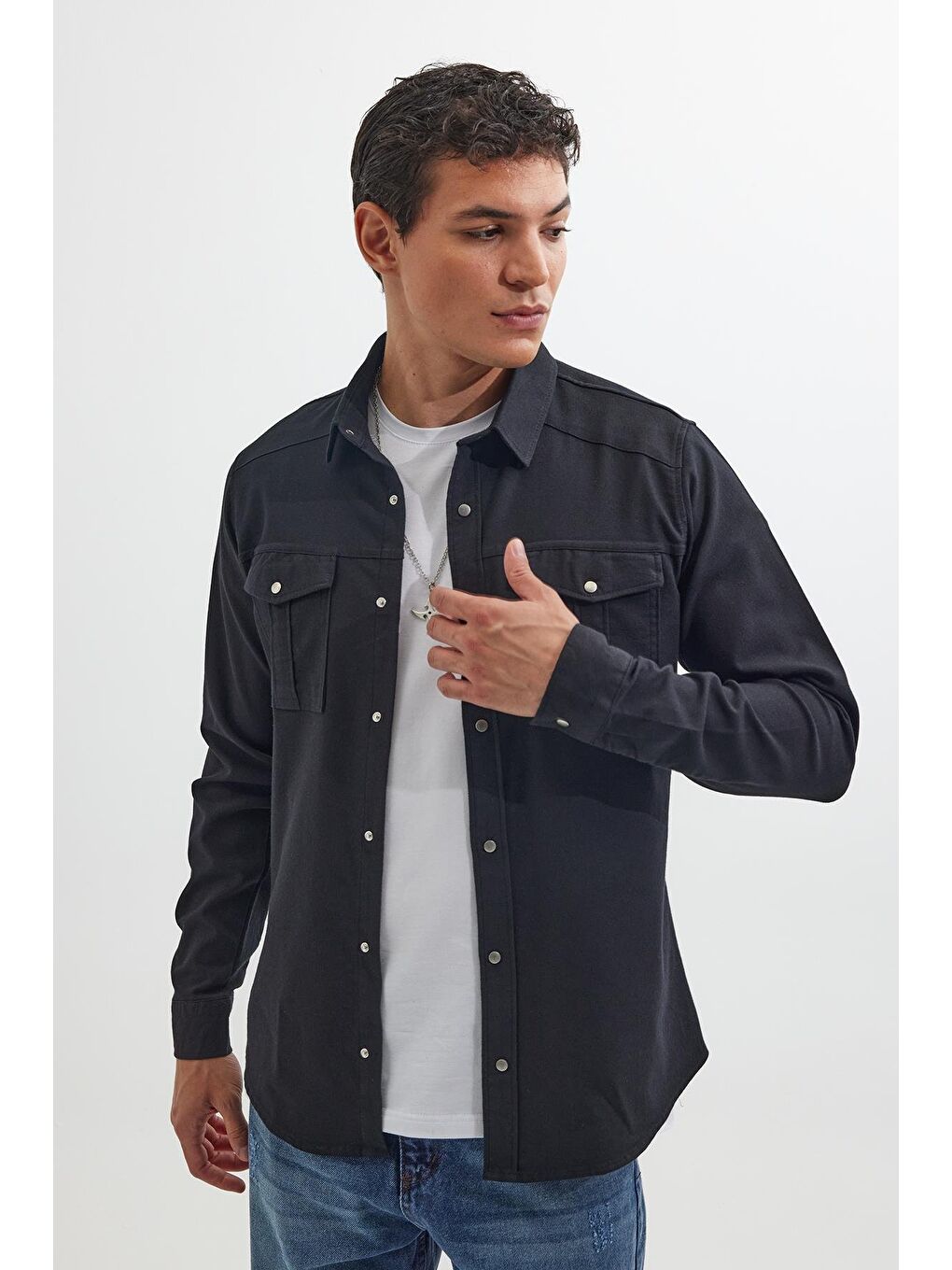 Slim Fit Uzun Kollu Spor Yaka Yıkamalı Çift Cepli Armürlü Denim Jean Siyah Erkek Gömlek