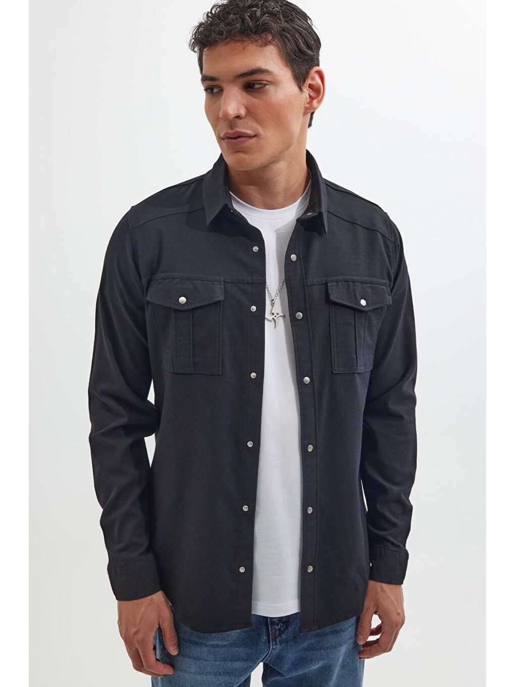 Slim Fit Uzun Kollu Spor Yaka Yıkamalı Çift Cepli Armürlü Denim Jean Siyah Erkek Gömlek-4