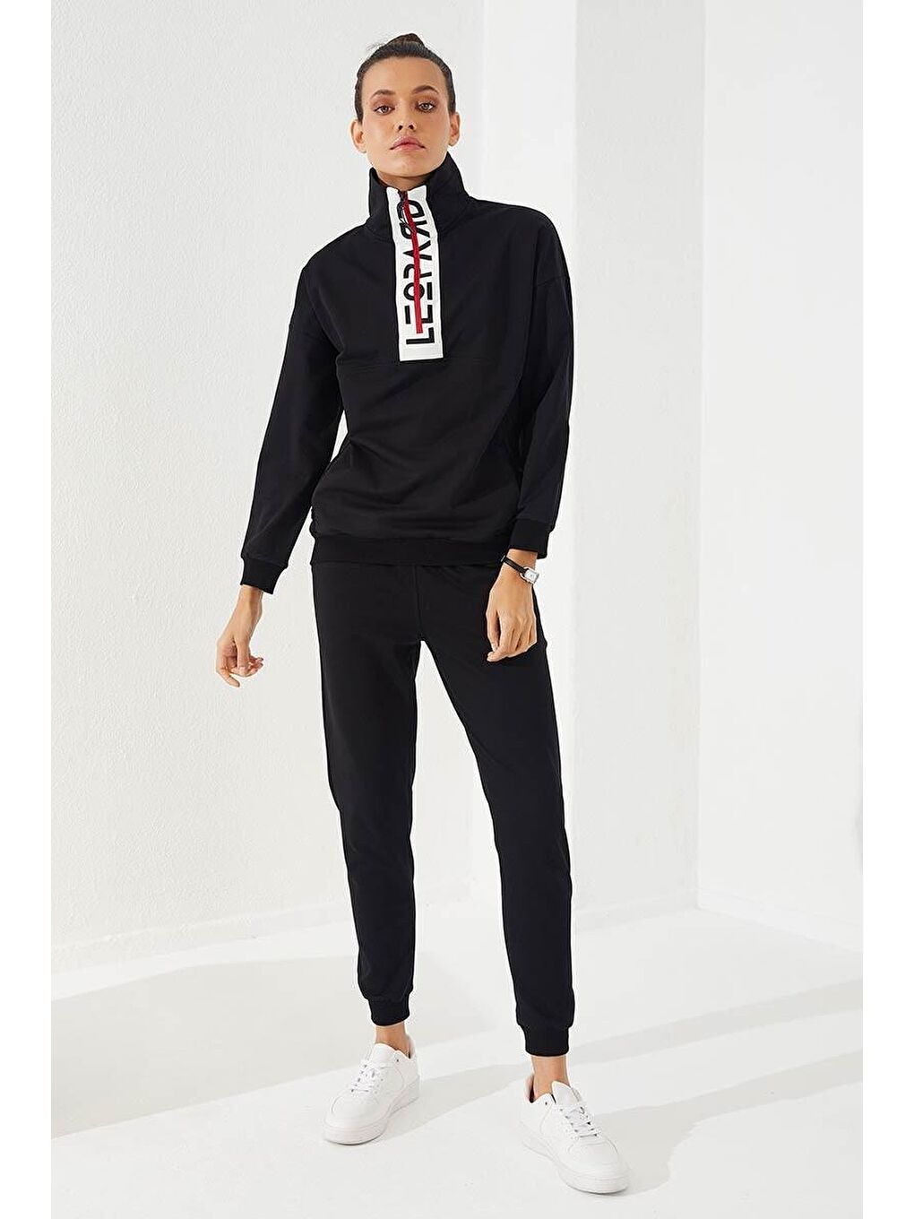 Siyah Yarım Fermuar Dik Yaka Rahat Form Manşetli Kadın Eşofman Takım - 95263-2