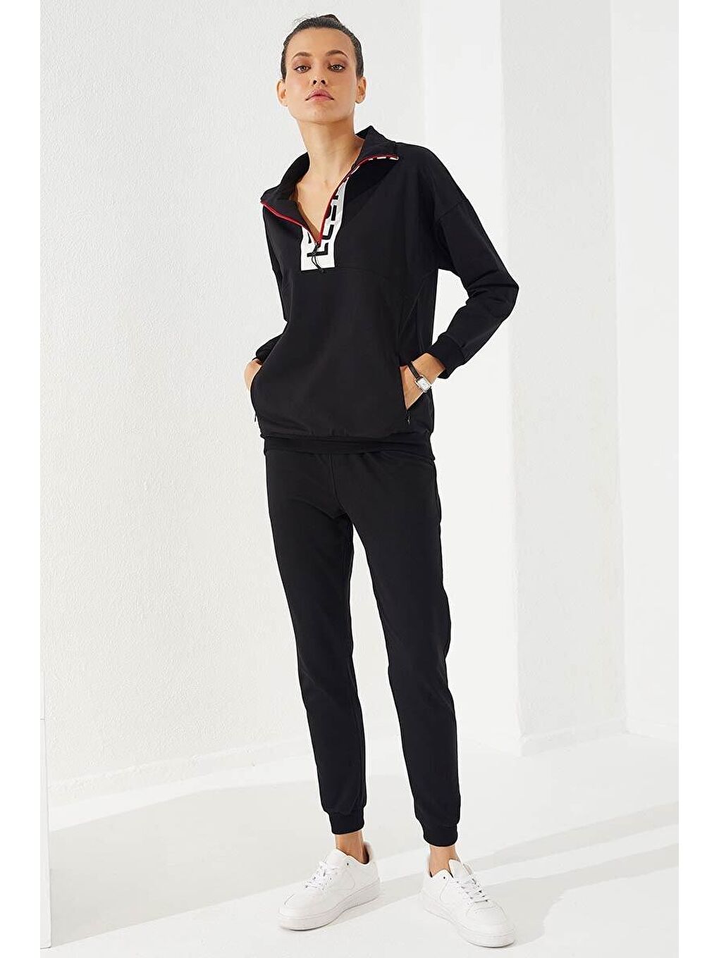 Siyah Yarım Fermuar Dik Yaka Rahat Form Manşetli Kadın Eşofman Takım - 95263-3