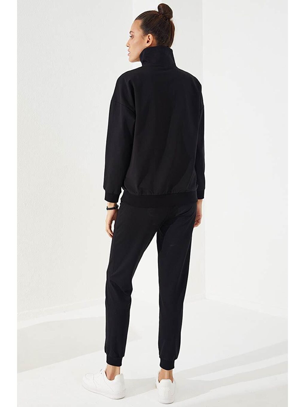 Siyah Yarım Fermuar Dik Yaka Rahat Form Manşetli Kadın Eşofman Takım - 95263-4