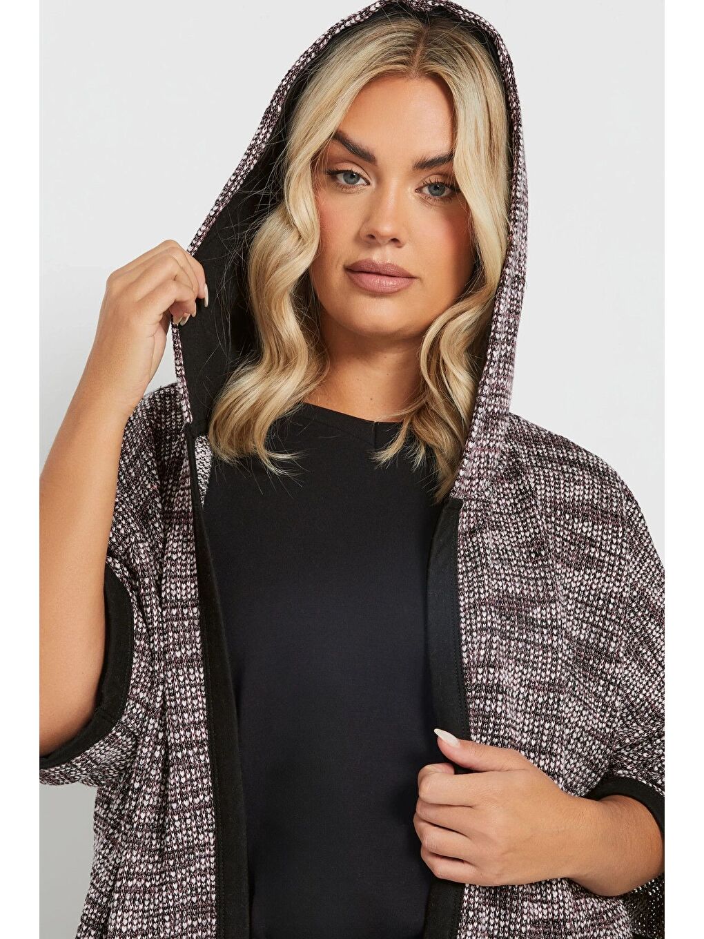 Bordo Büyük Beden Yumuşak Dokulu Yarım Kollu Cepli Kapüşonlu Hırka 301796-3