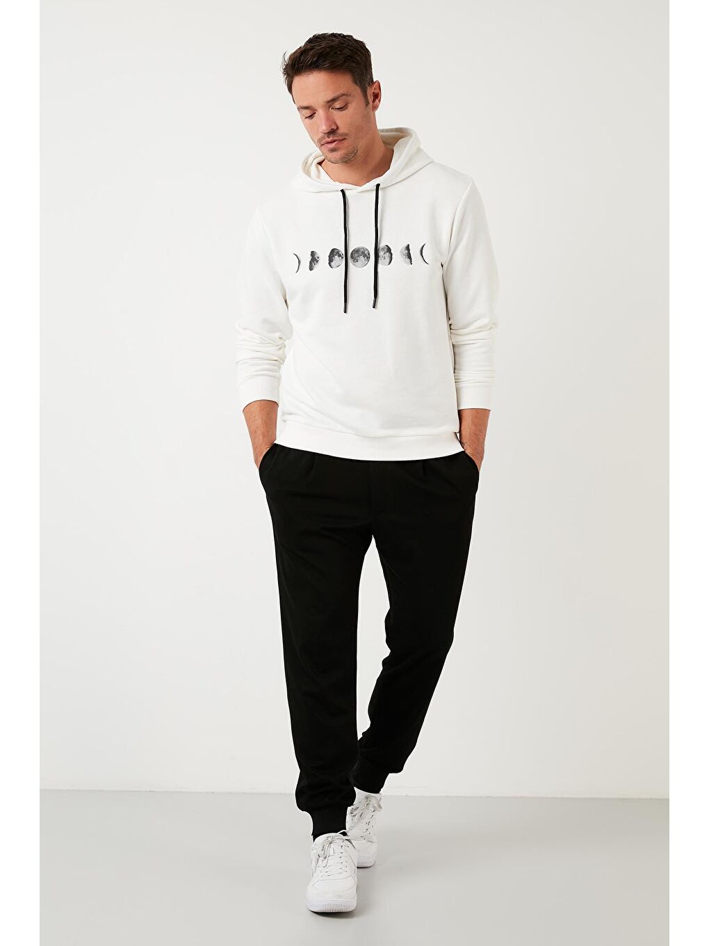 Ekru Pamuklu Baskılı Kapüşonlu Slim Fit Erkek Hoodie 5905238-3