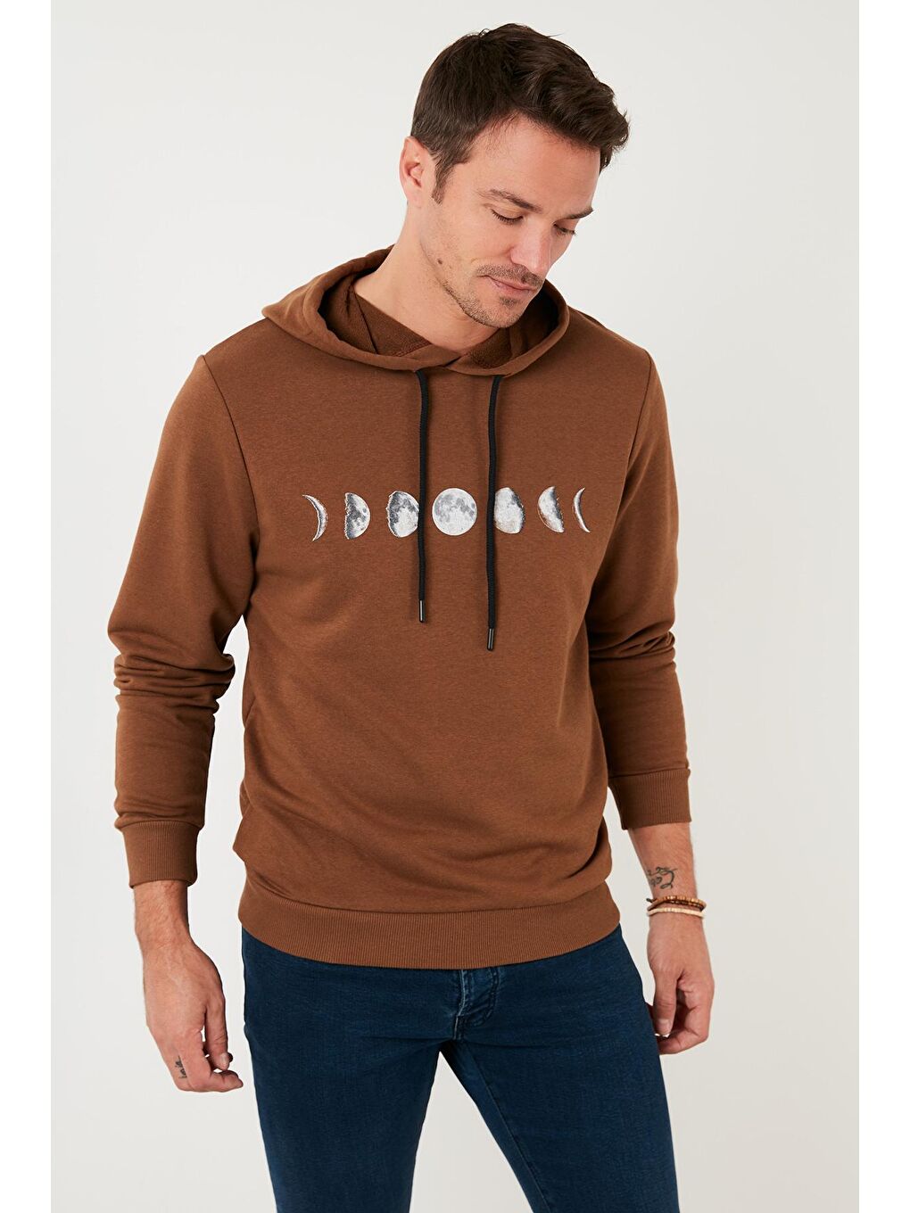 Kahverengi Pamuklu Baskılı Kapüşonlu Slim Fit Erkek Hoodie 5905238-1