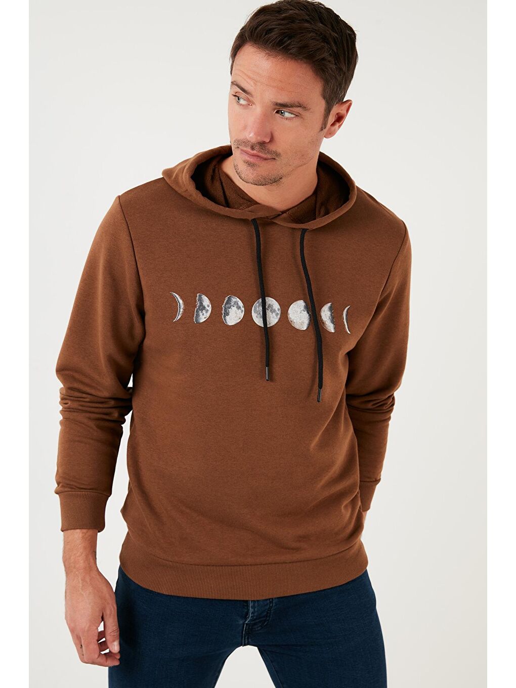 Kahverengi Pamuklu Baskılı Kapüşonlu Slim Fit Erkek Hoodie 5905238-2