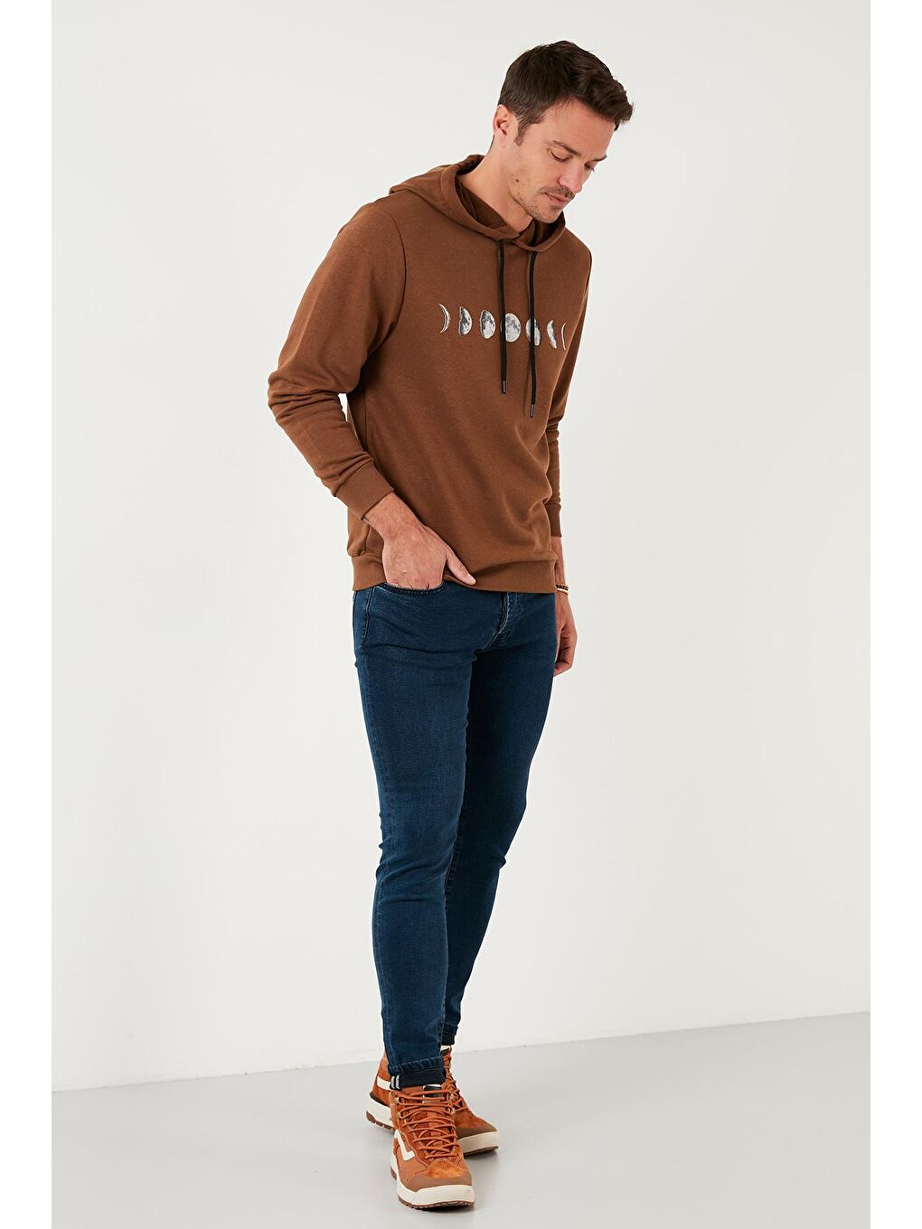 Kahverengi Pamuklu Baskılı Kapüşonlu Slim Fit Erkek Hoodie 5905238-3