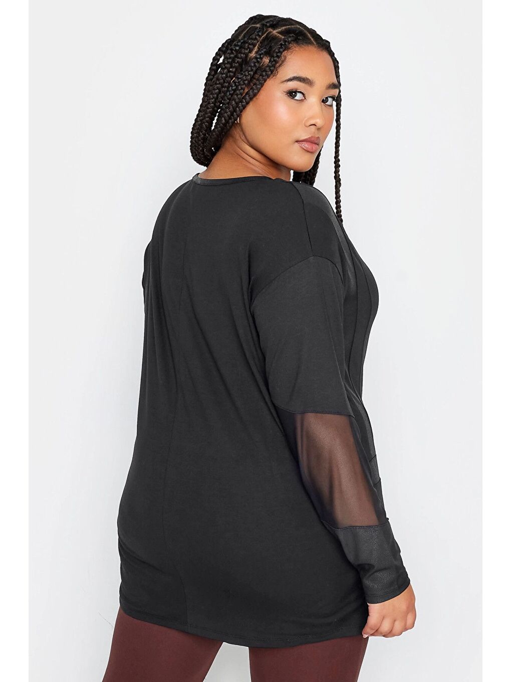 Siyah Büyük Beden Suni Deri Detaylı File Kol Yırtmaçlı Bluz 302671-1