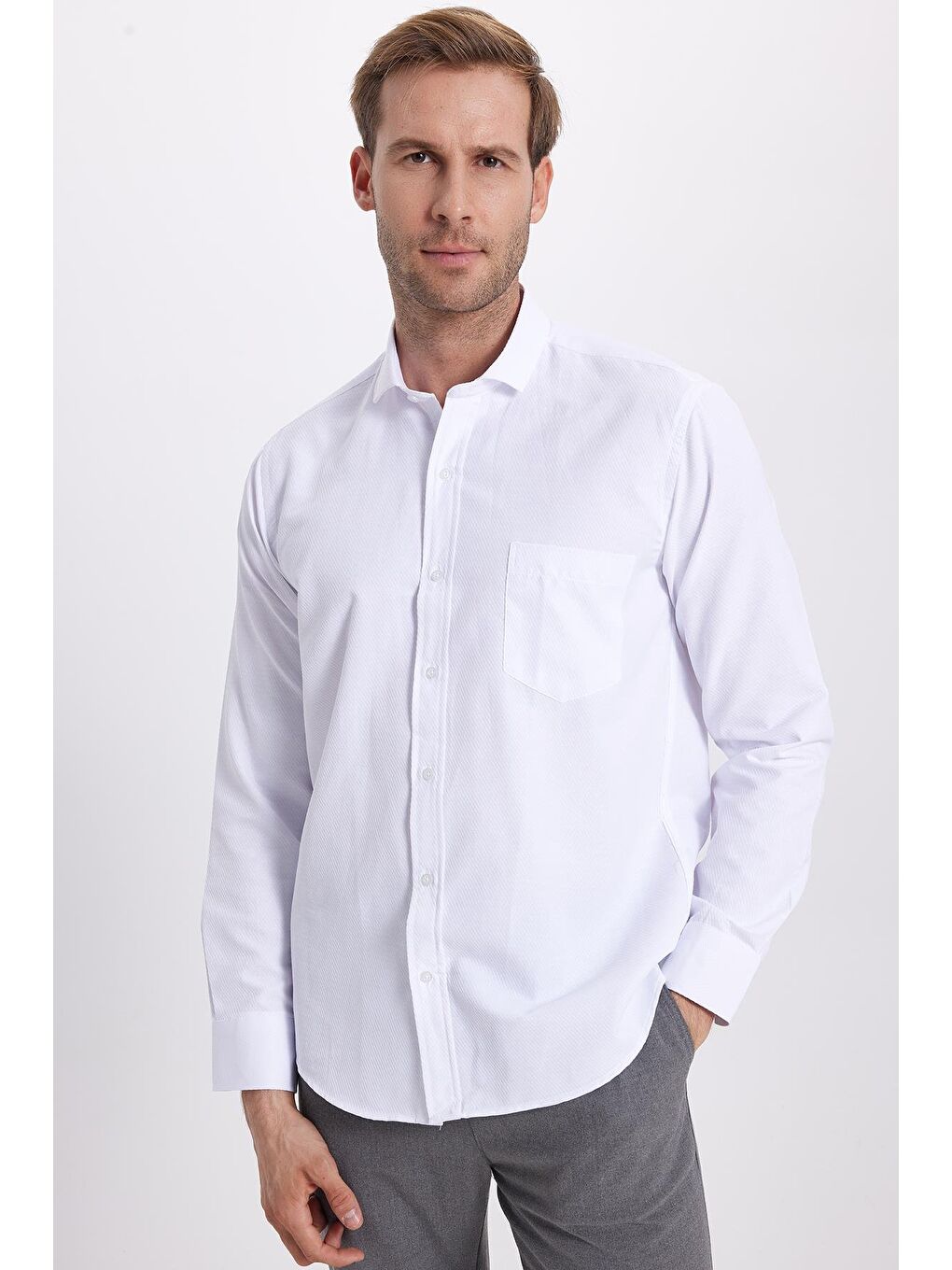 Erkek Regular Fit Klasik Kesim Desenli Beyaz Gömlek-4