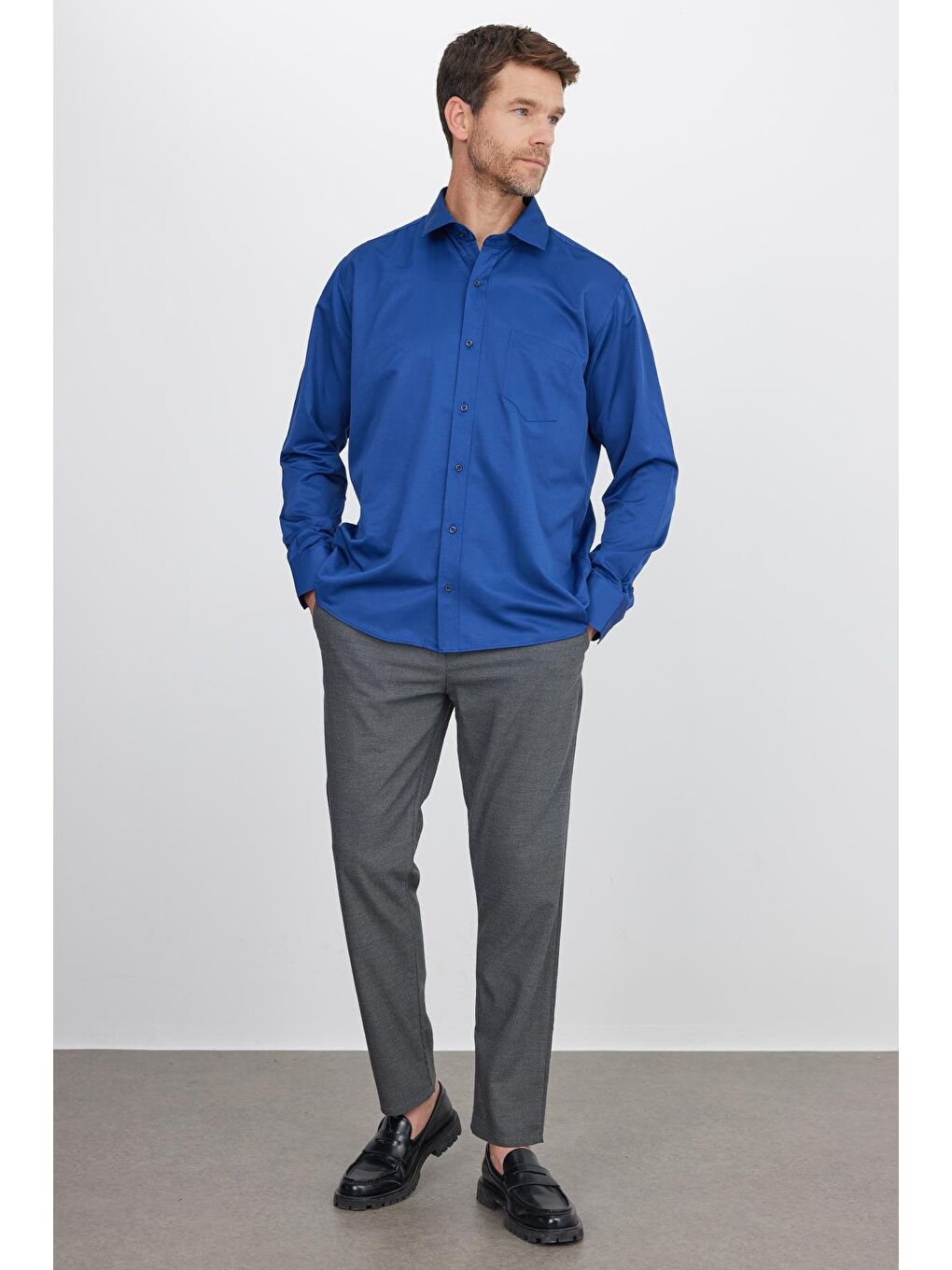 Erkek Regular Fit Klasik Kesim Pamuklu Düz Lacivert Gömlek-3
