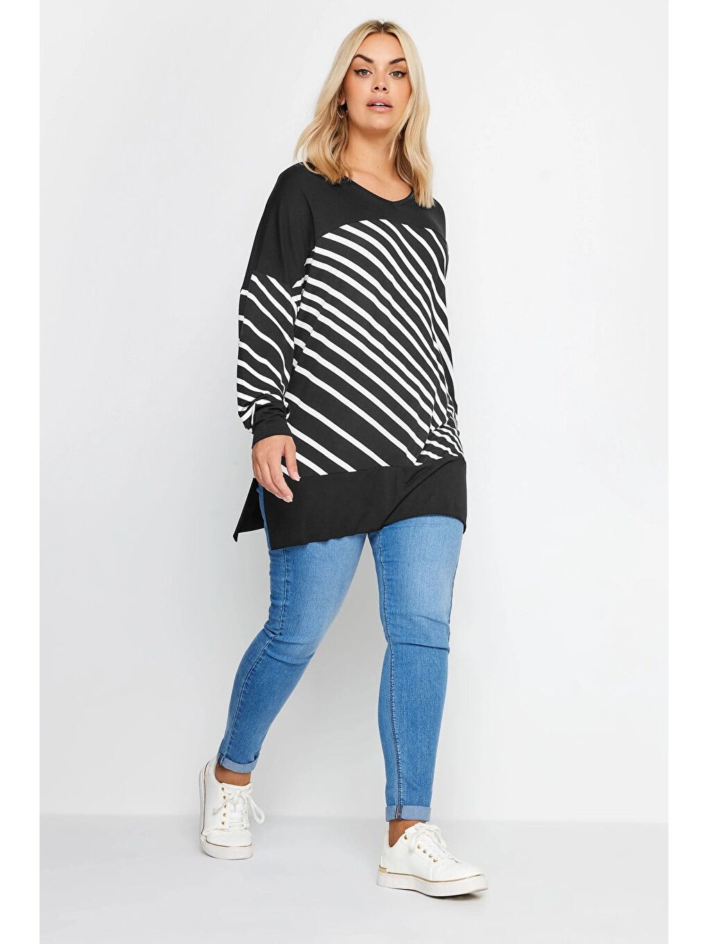 Siyah Büyük Beden Desenli Esnek Kumaş Uzun Kollu Uzun Kesim Bluz 303056-1