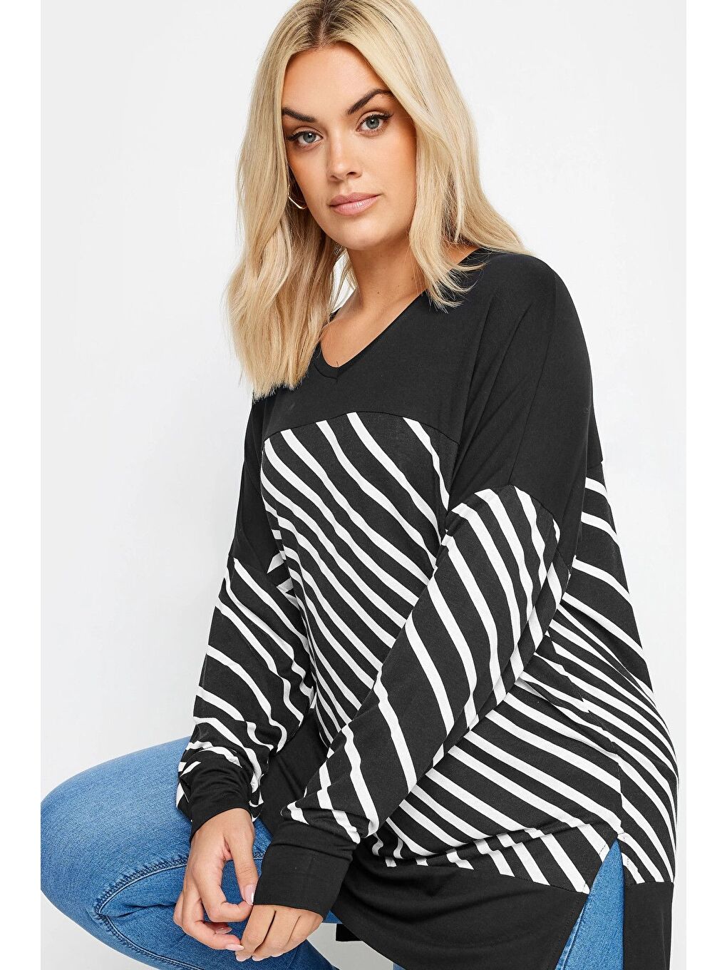 Siyah Büyük Beden Desenli Esnek Kumaş Uzun Kollu Uzun Kesim Bluz 303056-3